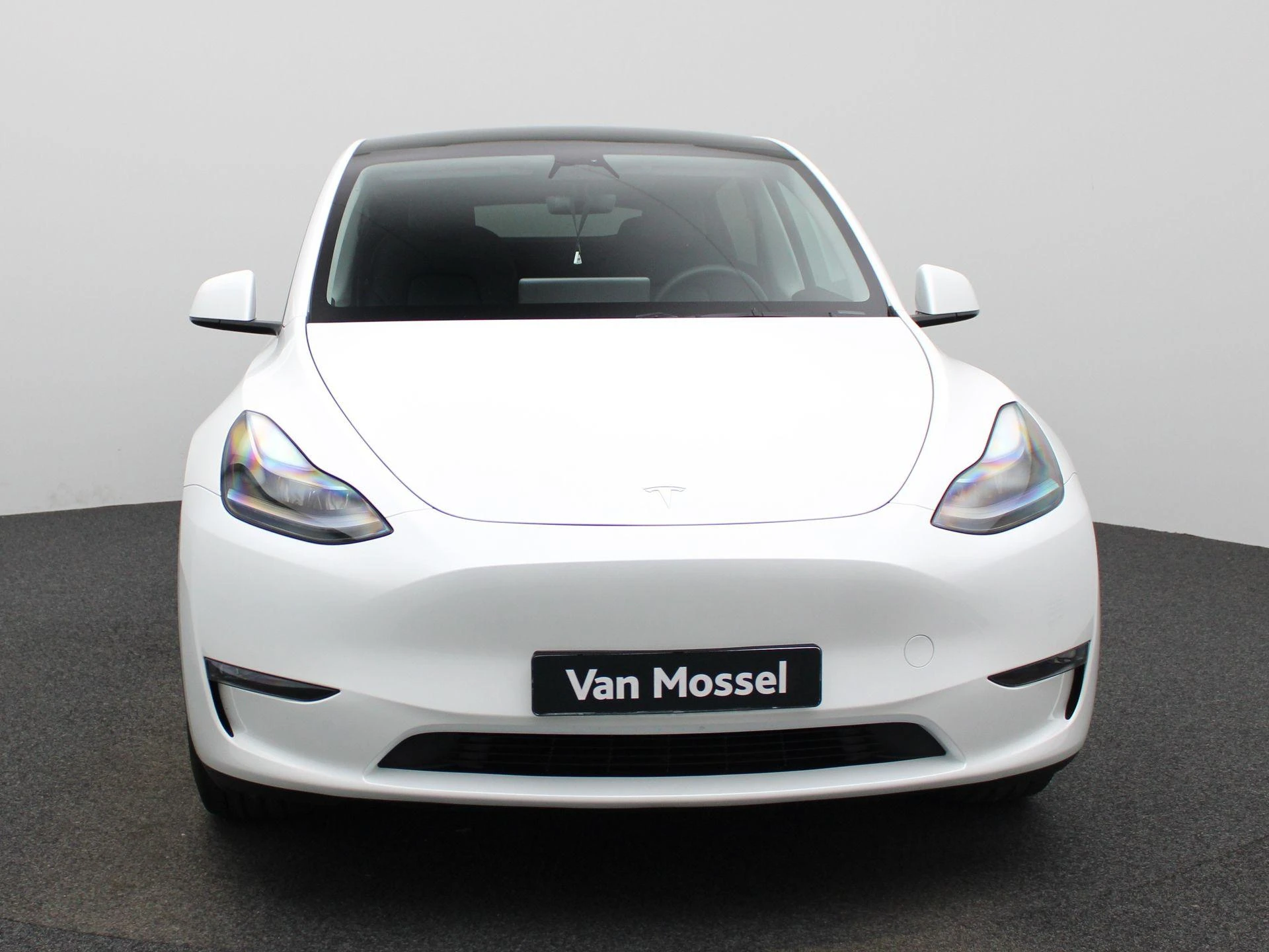 Tesla-Model Y-image-2