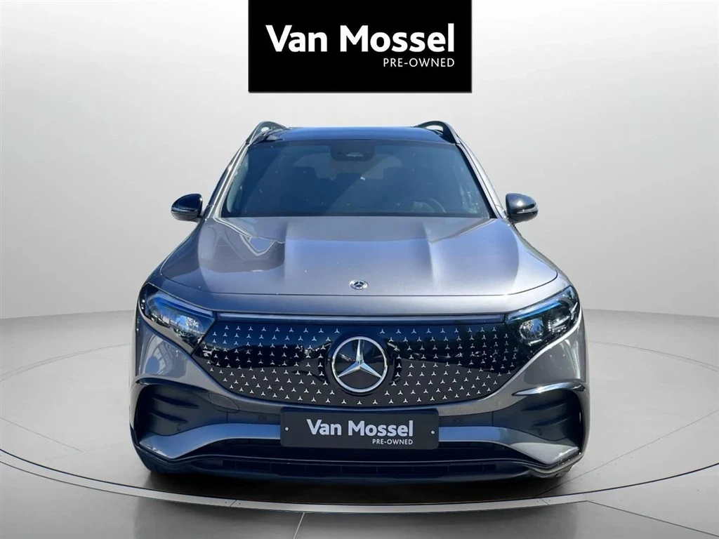 Mercedes-Benz-EQB-image-1