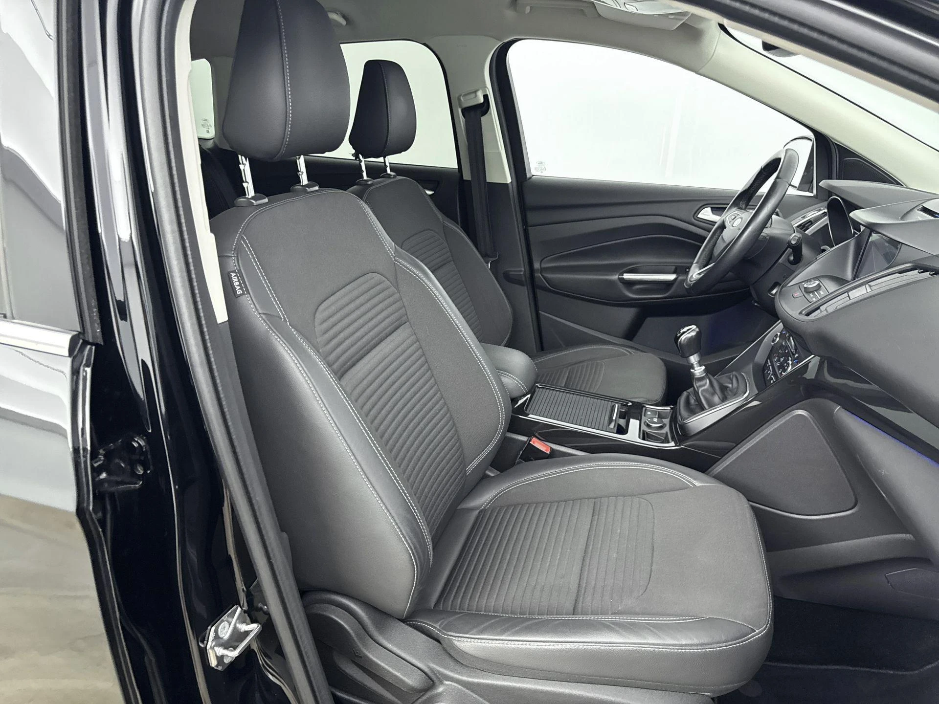Ford-Kuga-image-23