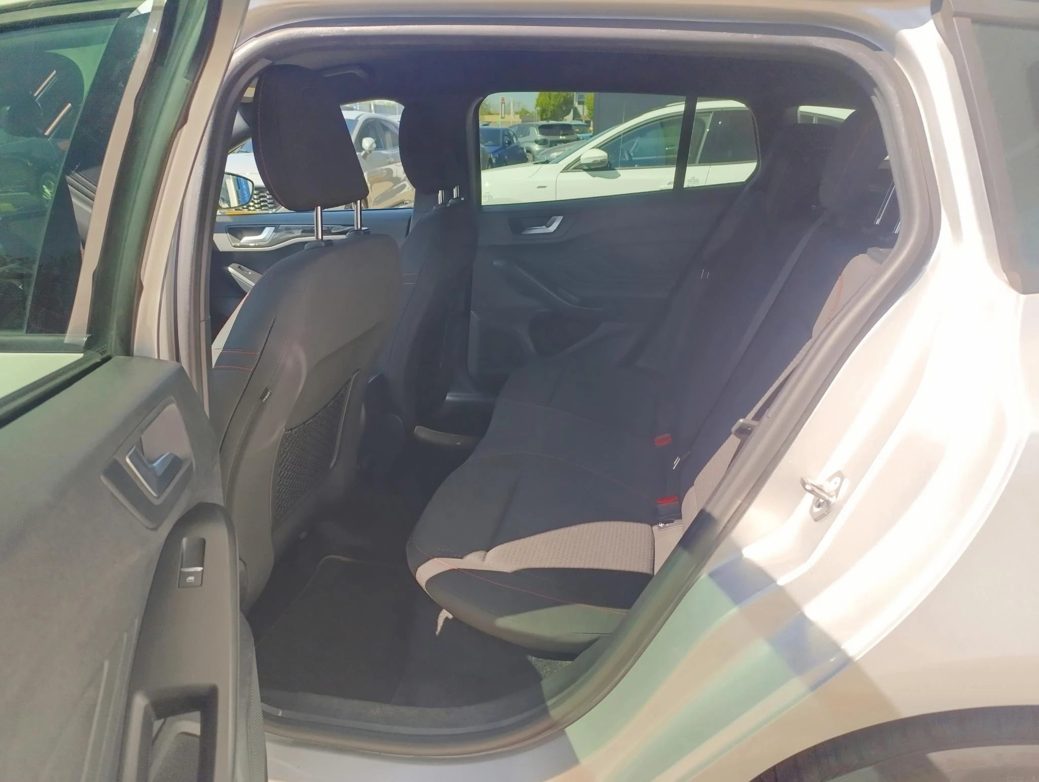 Ford Focus Wagon 1.0 EcoBoost ST Line Business