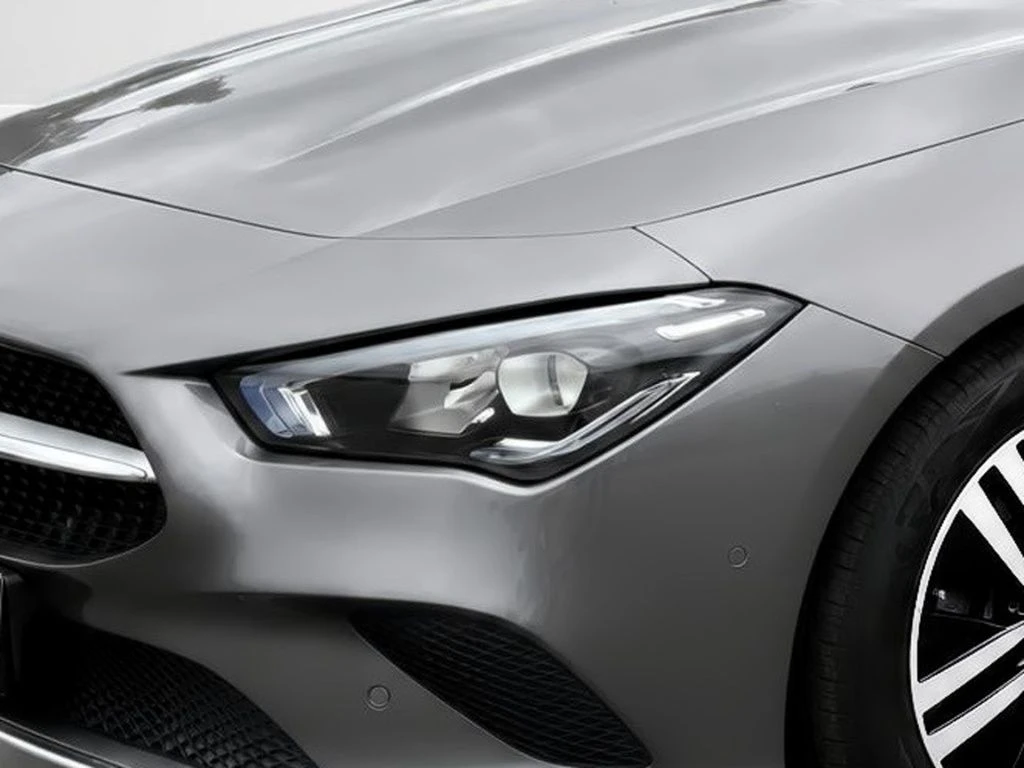 Mercedes-Benz-CLA 200 d-image-4