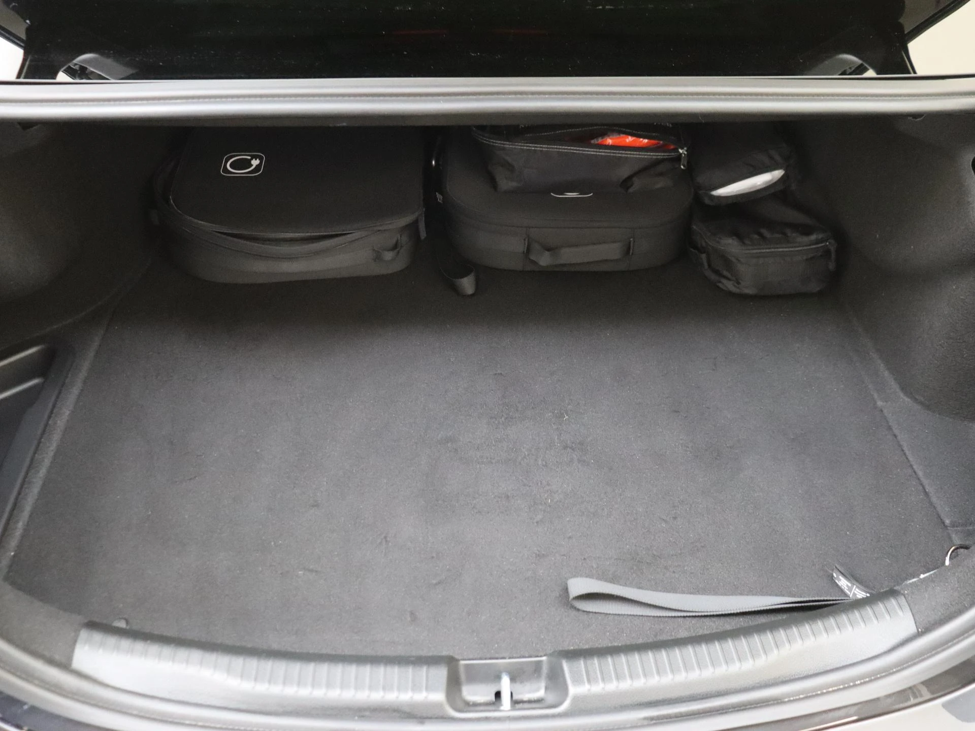 Mercedes-Benz-C-Klasse-image-26