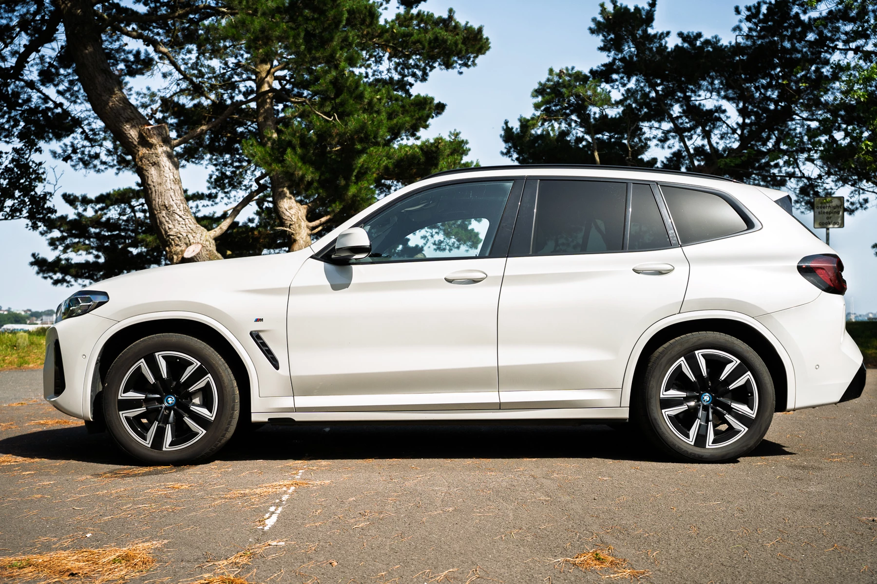 BMW-iX3-image-14