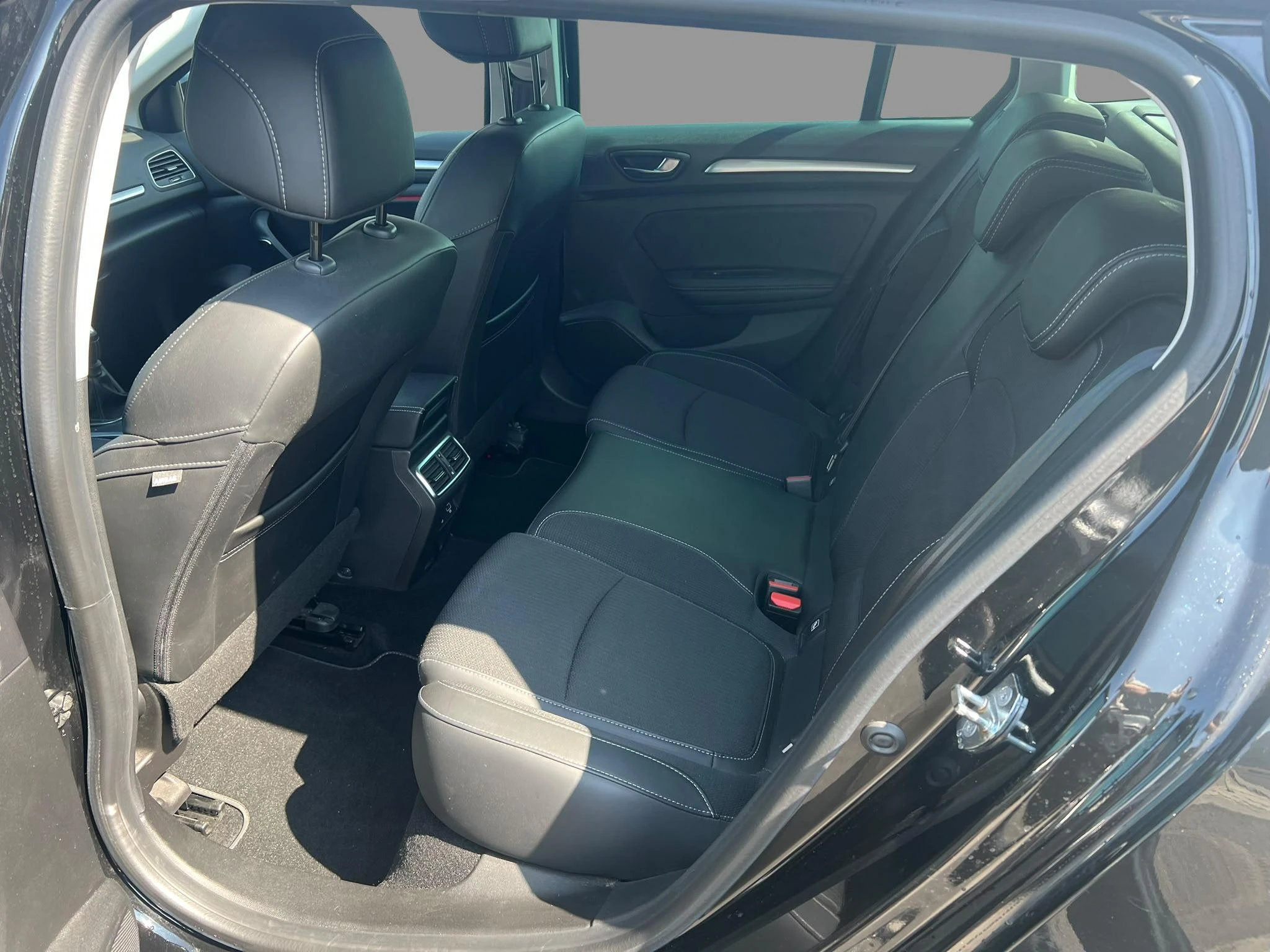 Renault-Mégane Grand Tour-image-12