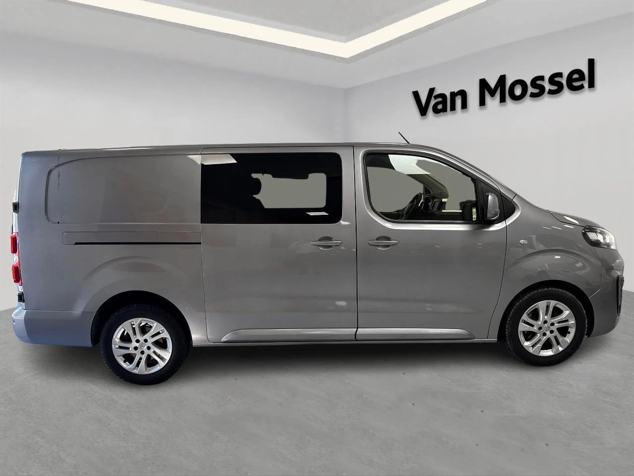 Opel-Vivaro-image-4