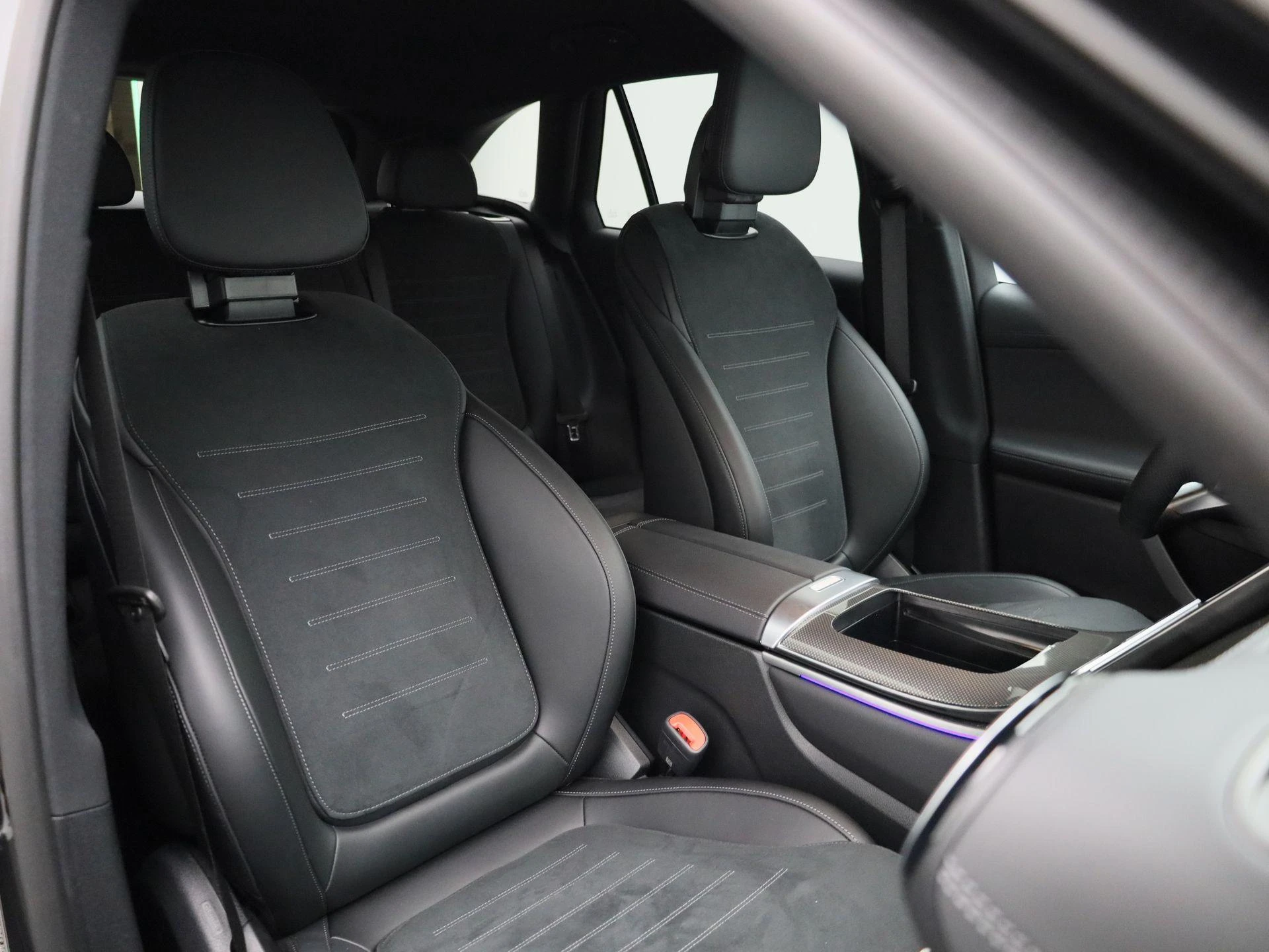 Mercedes-Benz-GLC-image-43