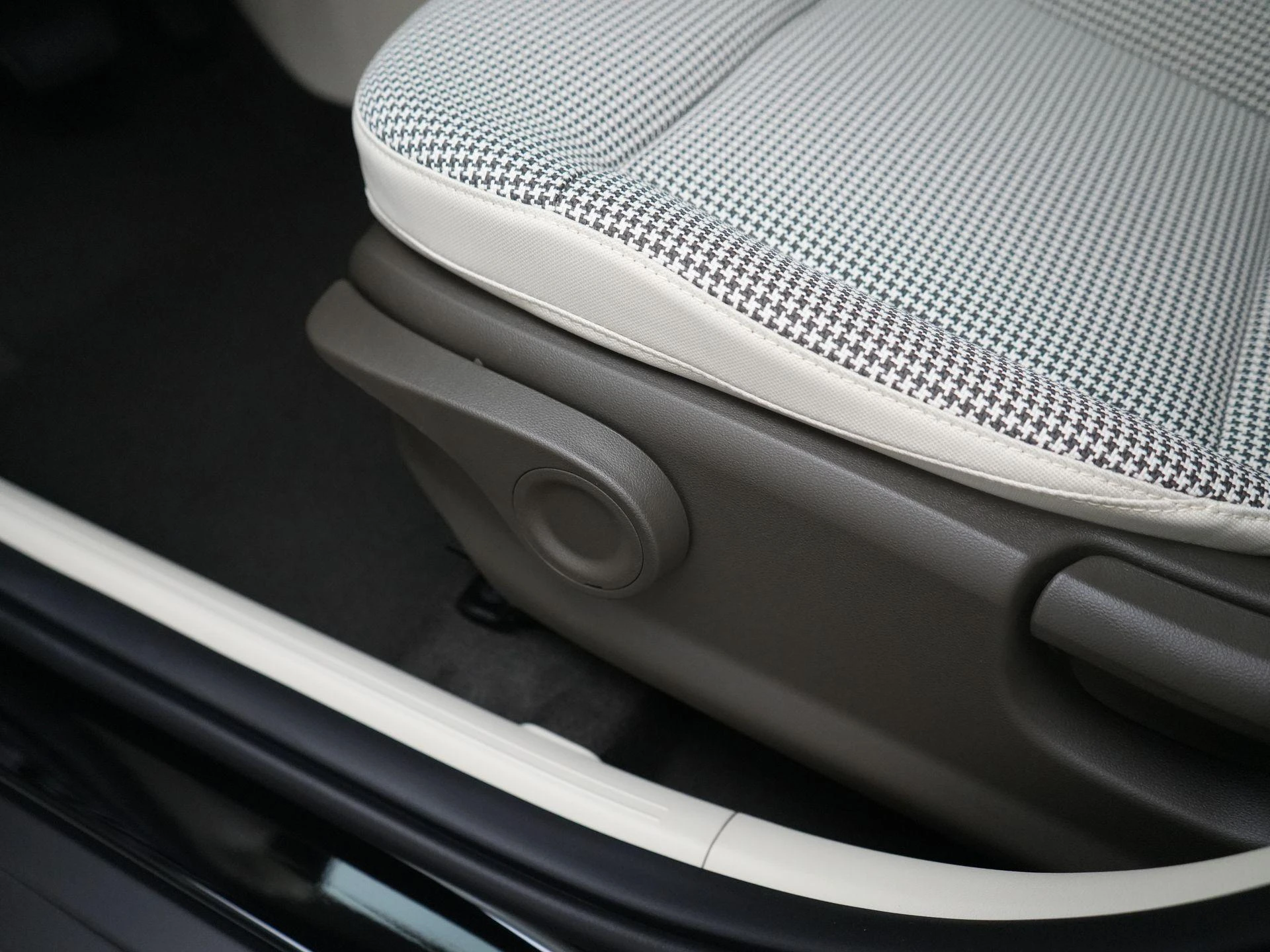 Hyundai-Inster-image-33