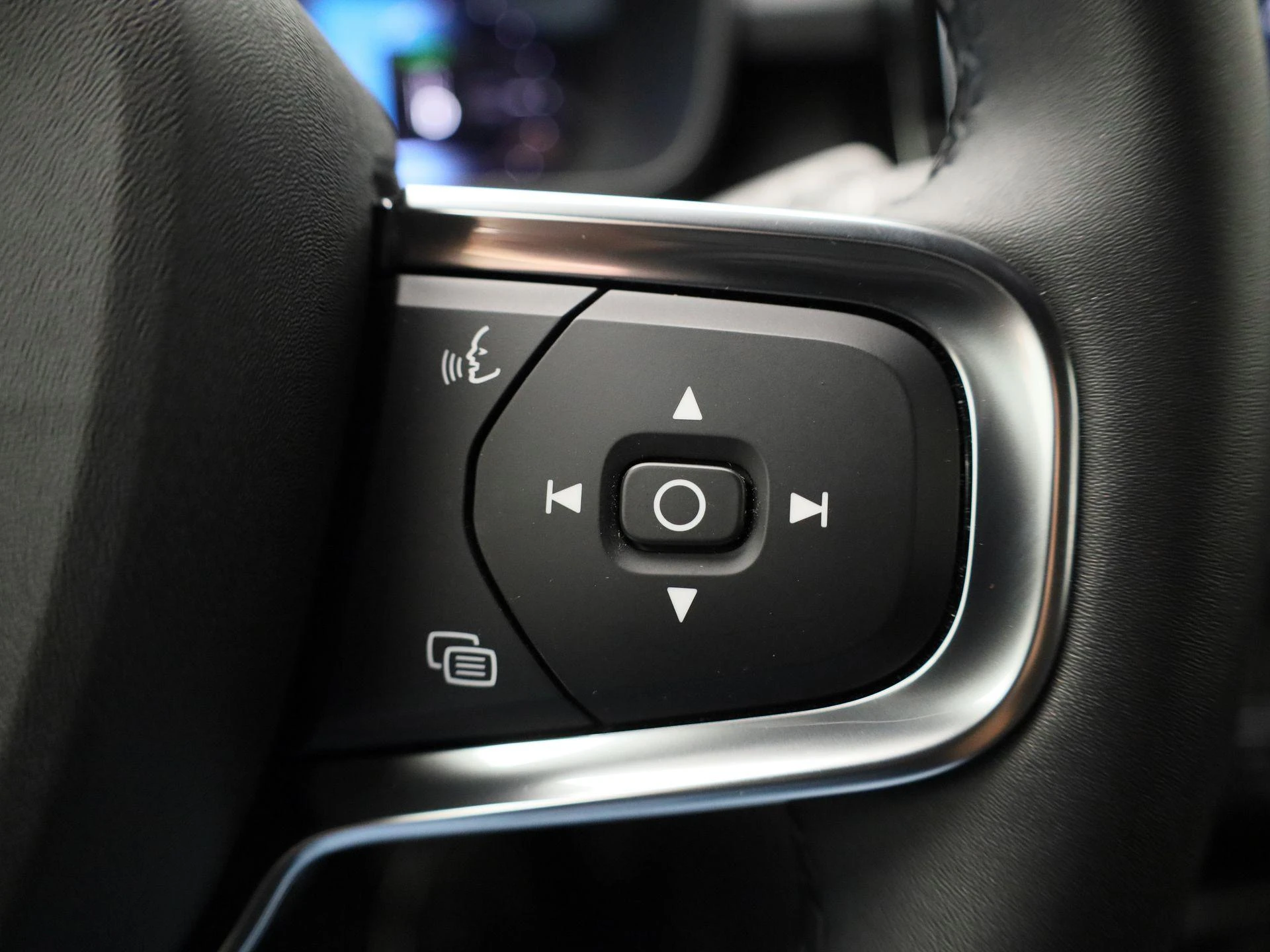 Volvo-XC40-image-17
