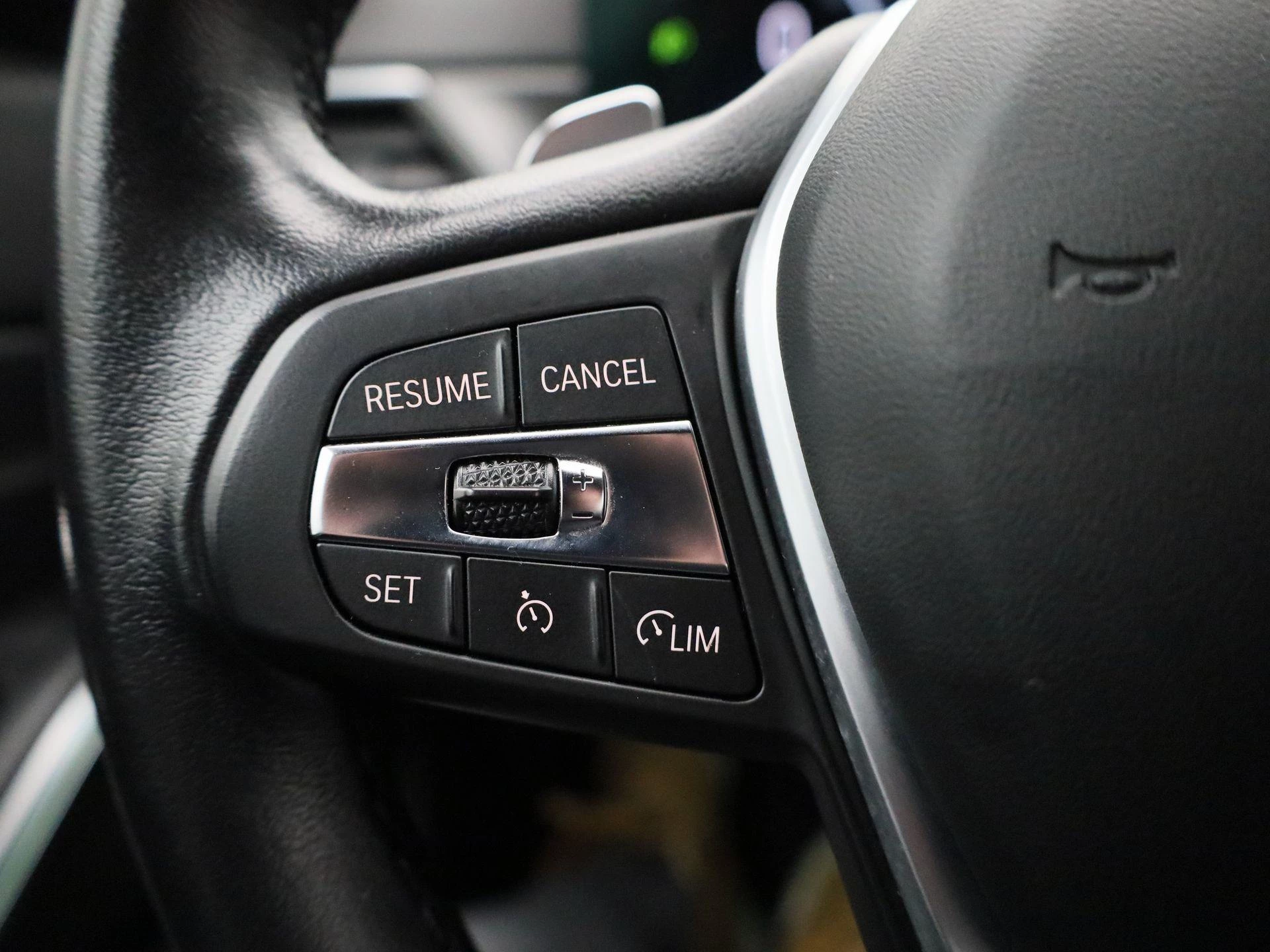 BMW-3 Serie-image-18