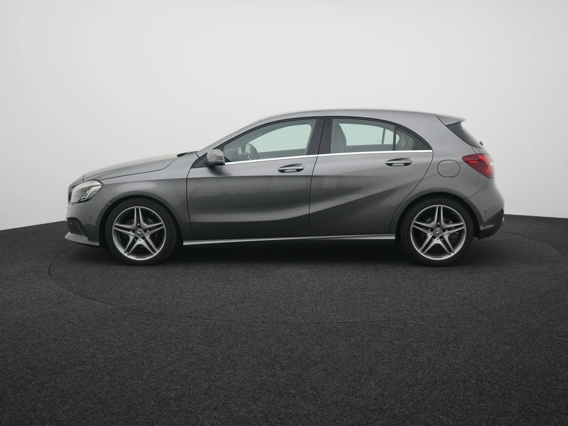 Mercedes-Benz-A-Klasse-image-3