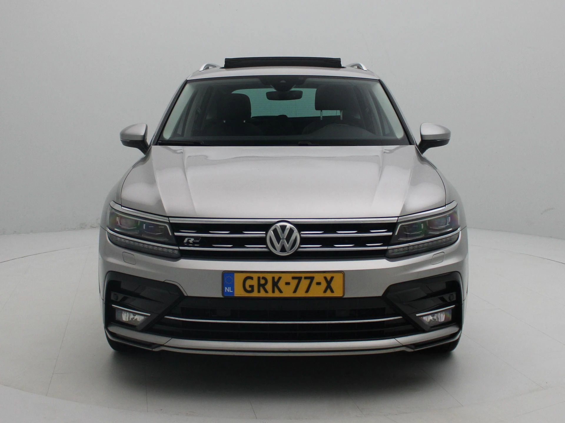 Volkswagen-Tiguan-image-2
