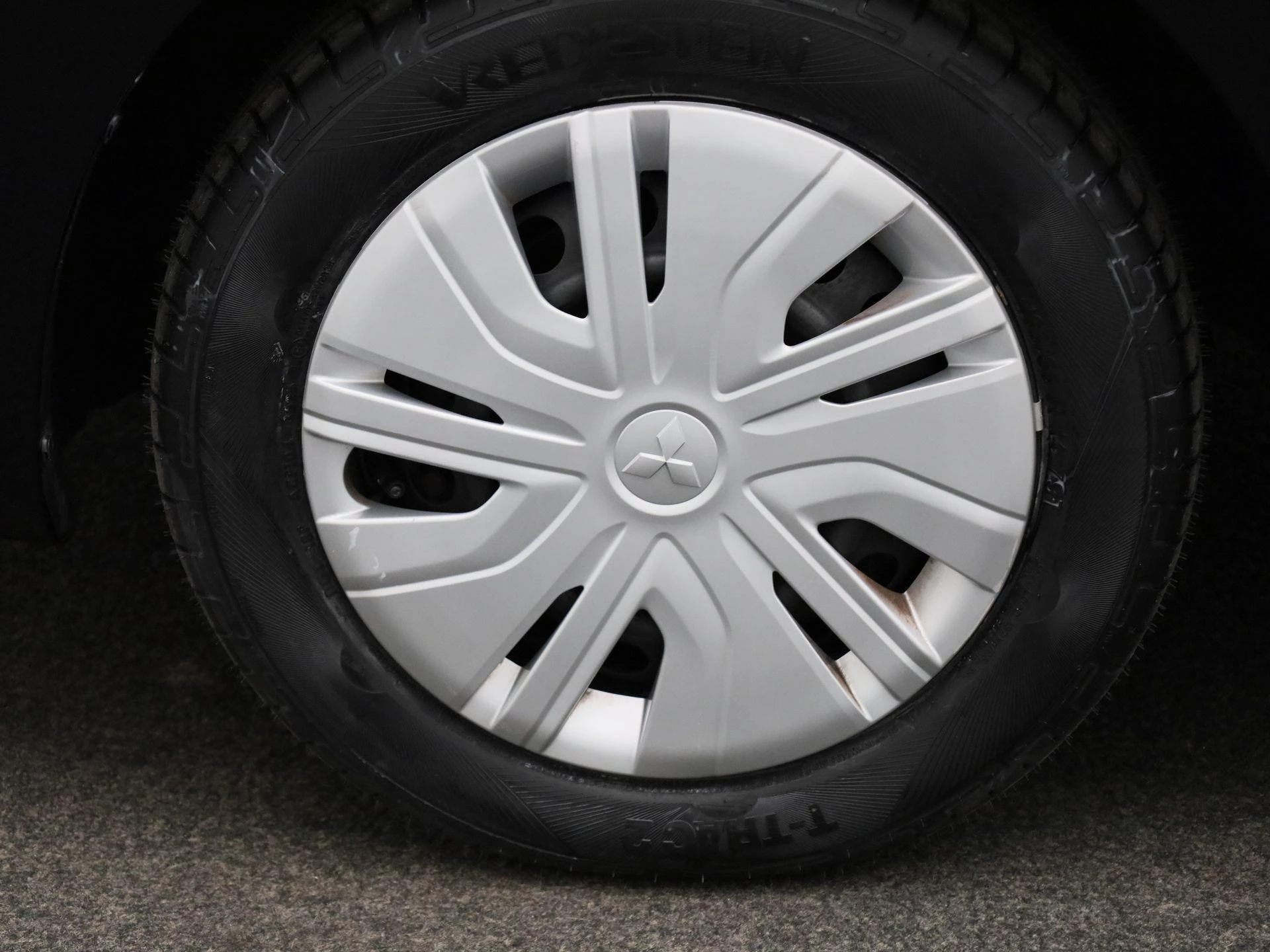 Mitsubishi-Space Star-image-11