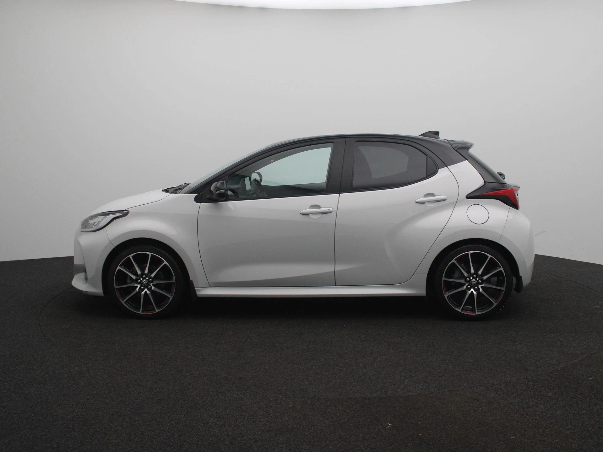 Toyota-Yaris-image-3