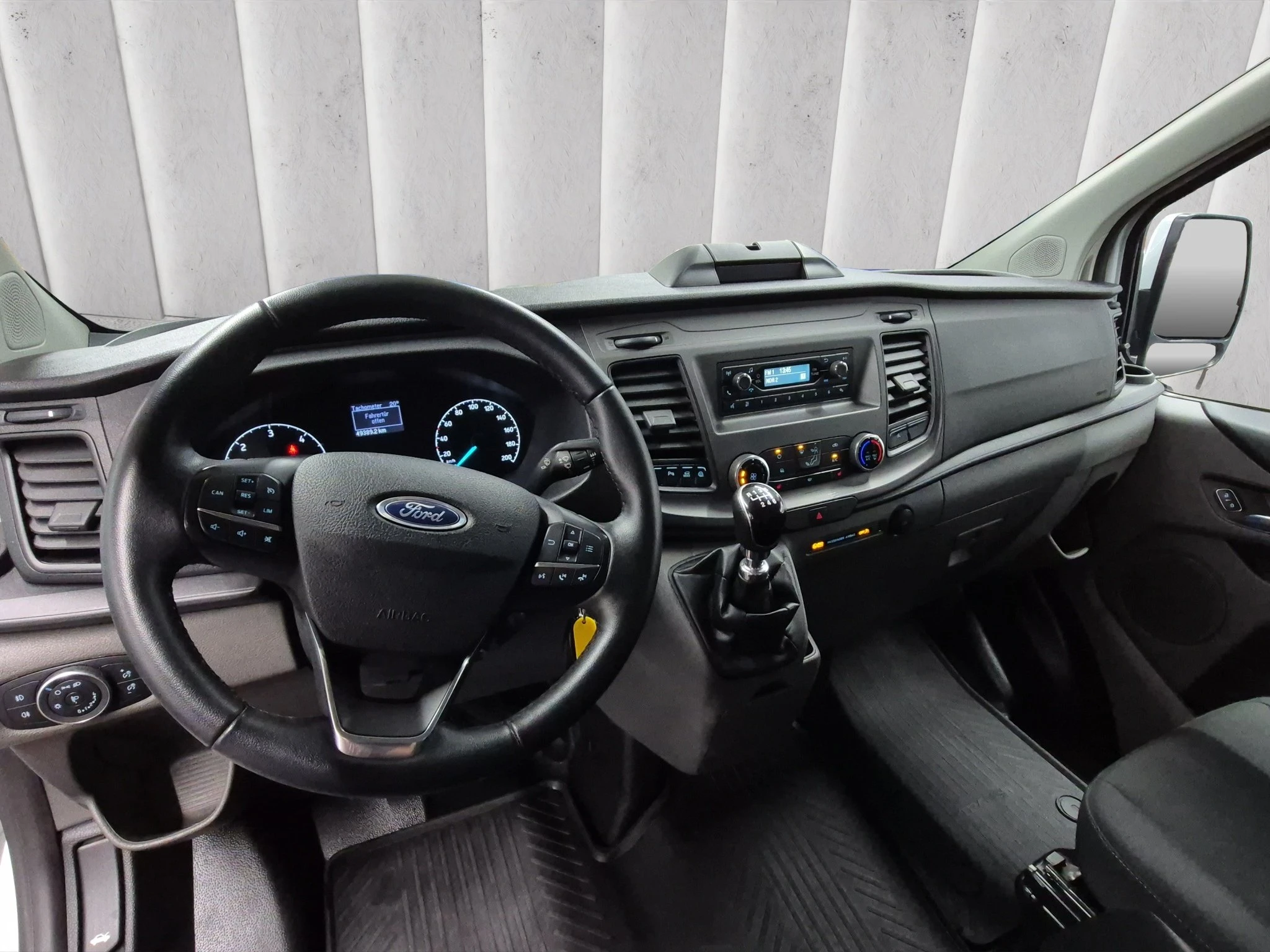 Ford-Transit Custom-image-11