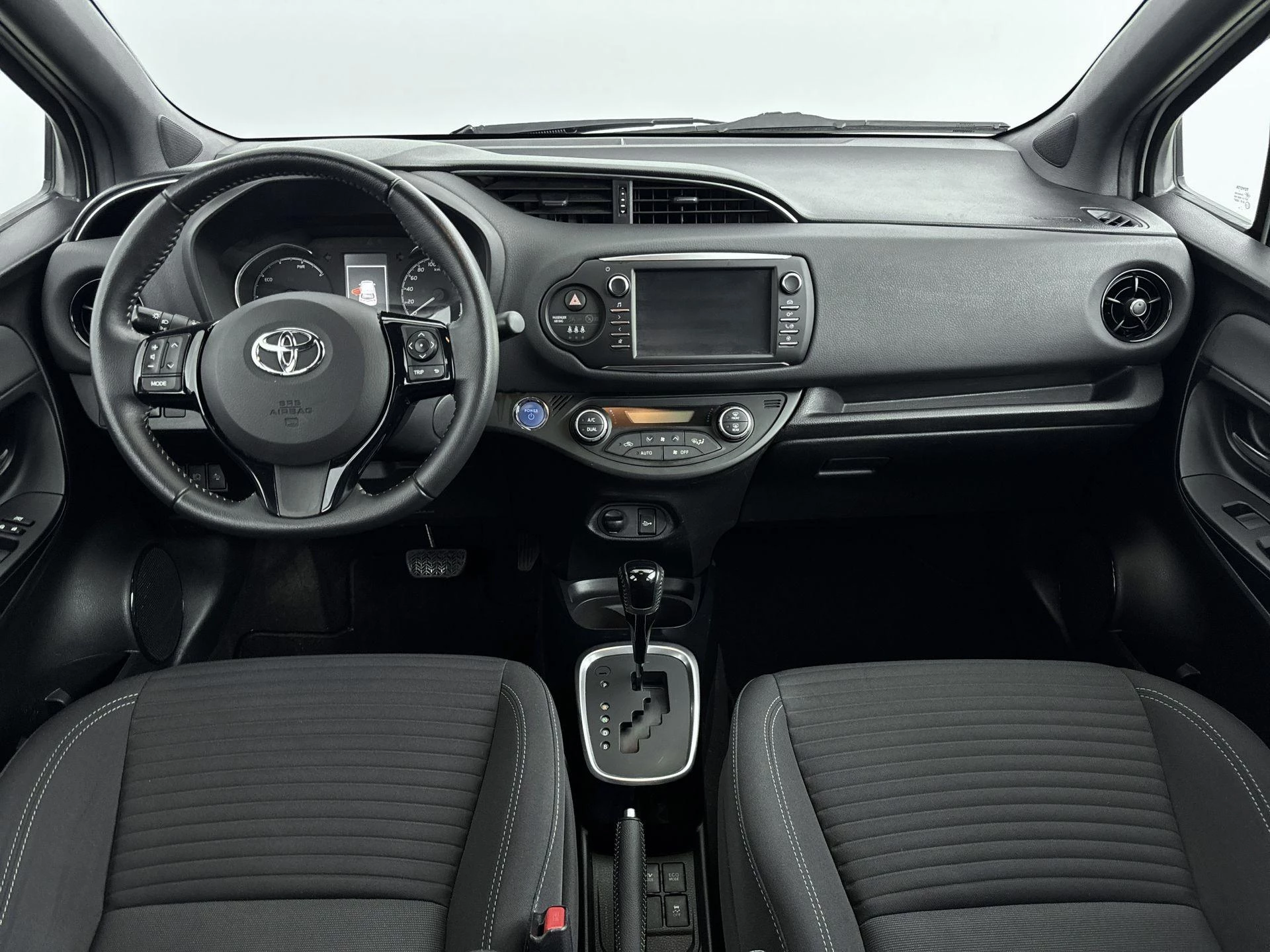 Toyota-Yaris-image-5