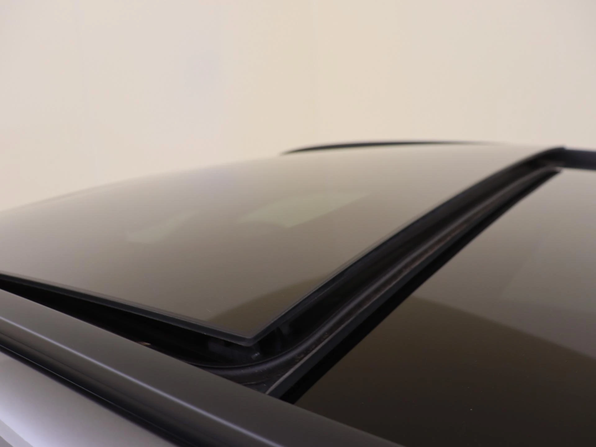 Mercedes-Benz-GLA-image-28