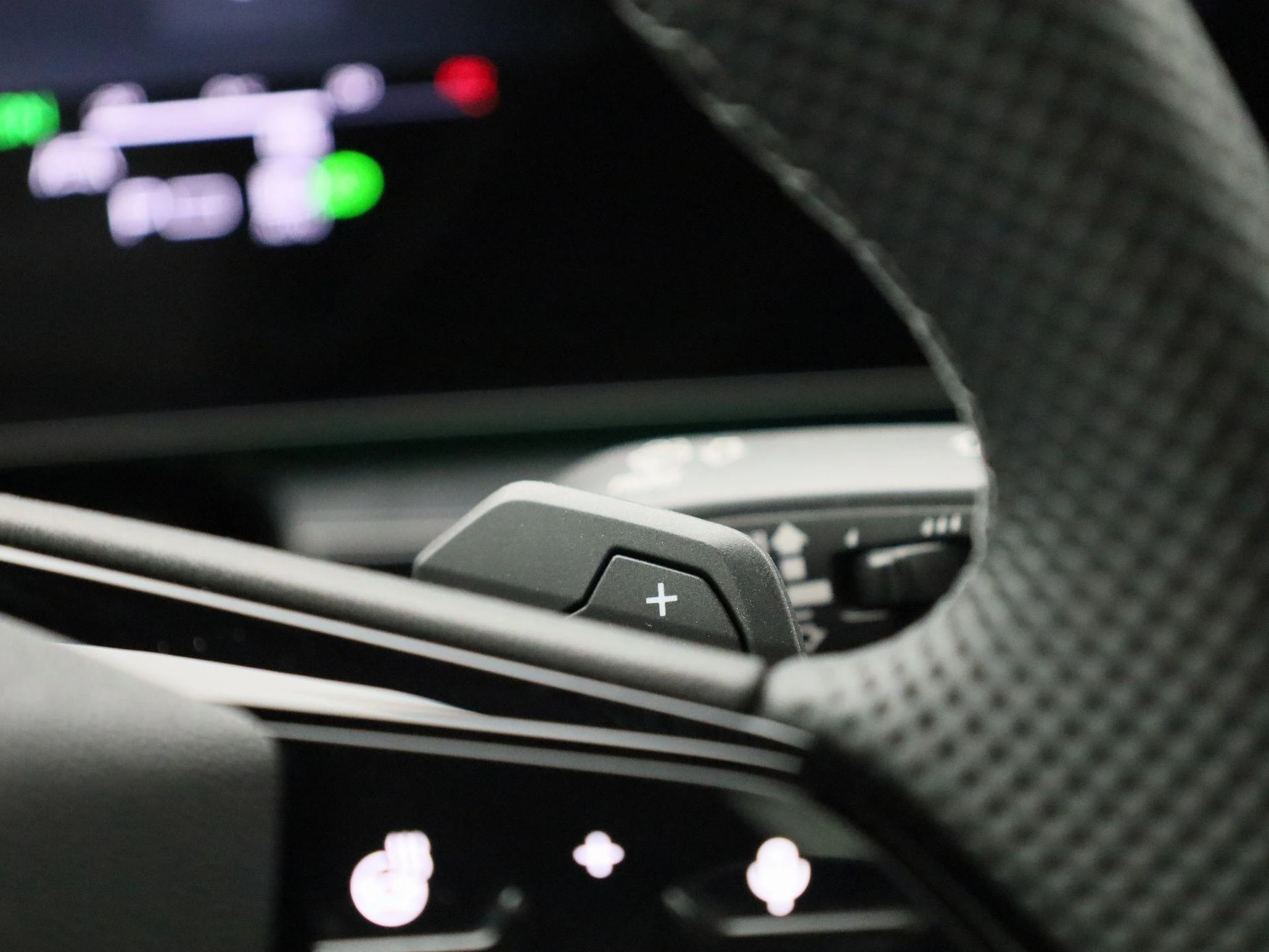 Audi-Q6 e-tron-image-34