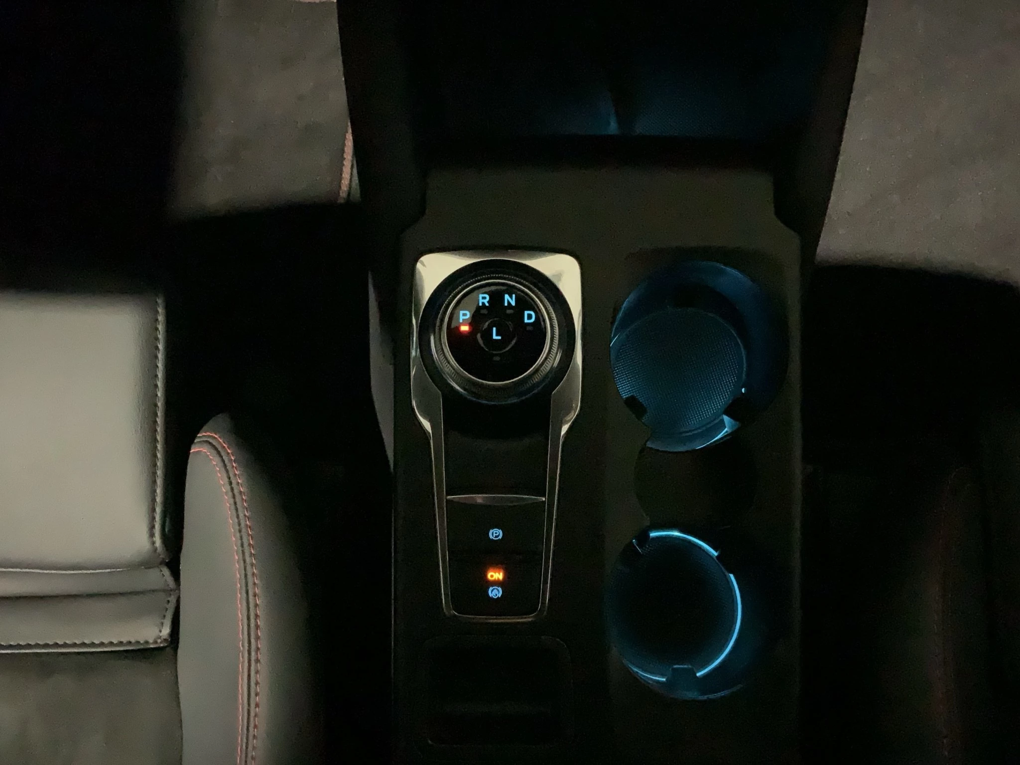 Ford Kuga ST-Line X Aut.*360GRAD*LED-MATRIX*NAVI*GRA*WINTER-PKT.