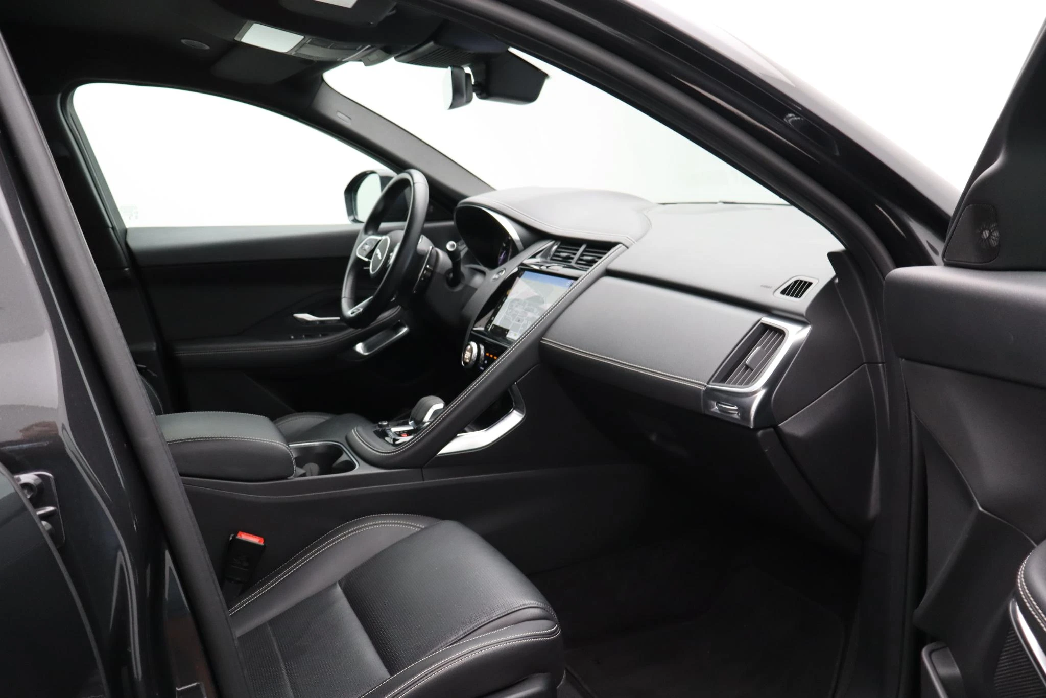 Jaguar-E-PACE-image-32