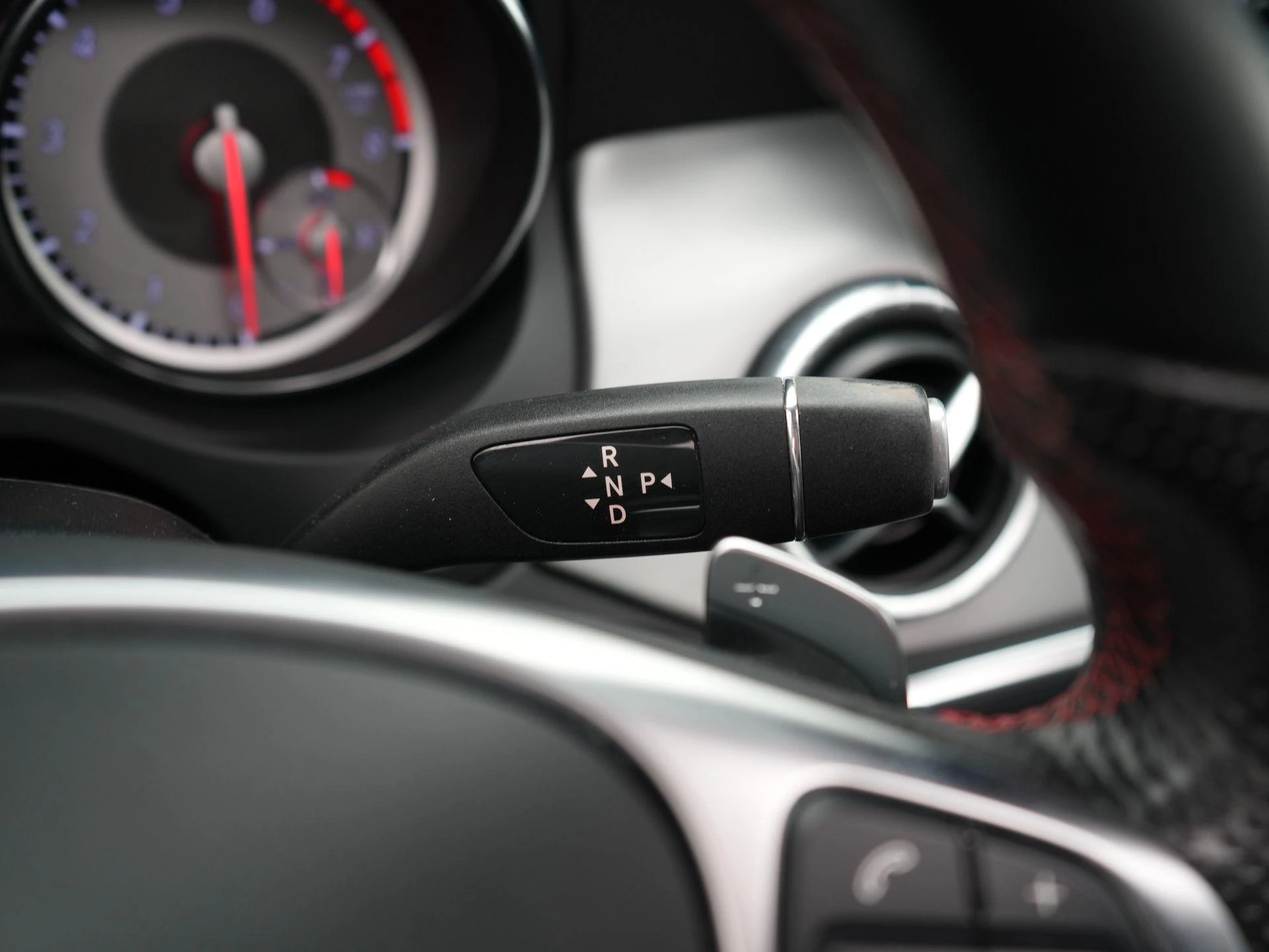 Mercedes-Benz-CLA-image-23