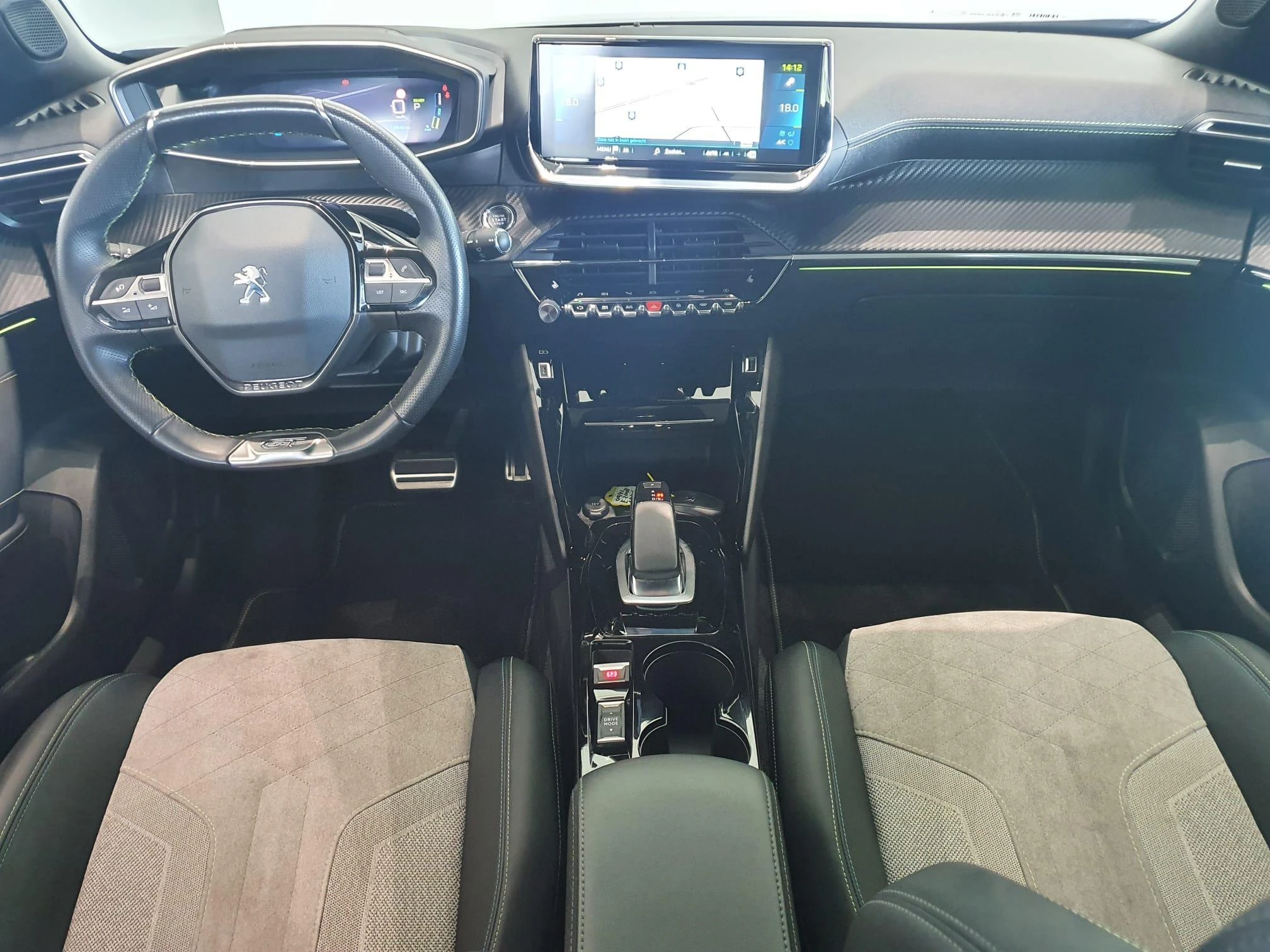 Peugeot-e-2008-image-24