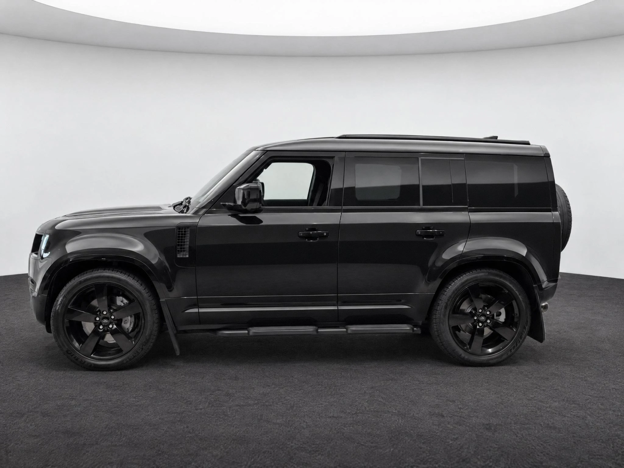 Land Rover-Defender-image-1