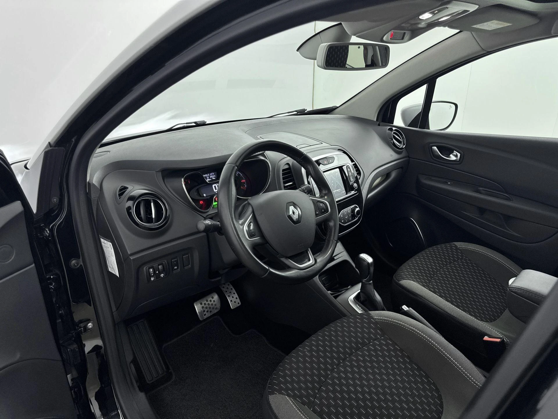 Renault-Captur-image-16