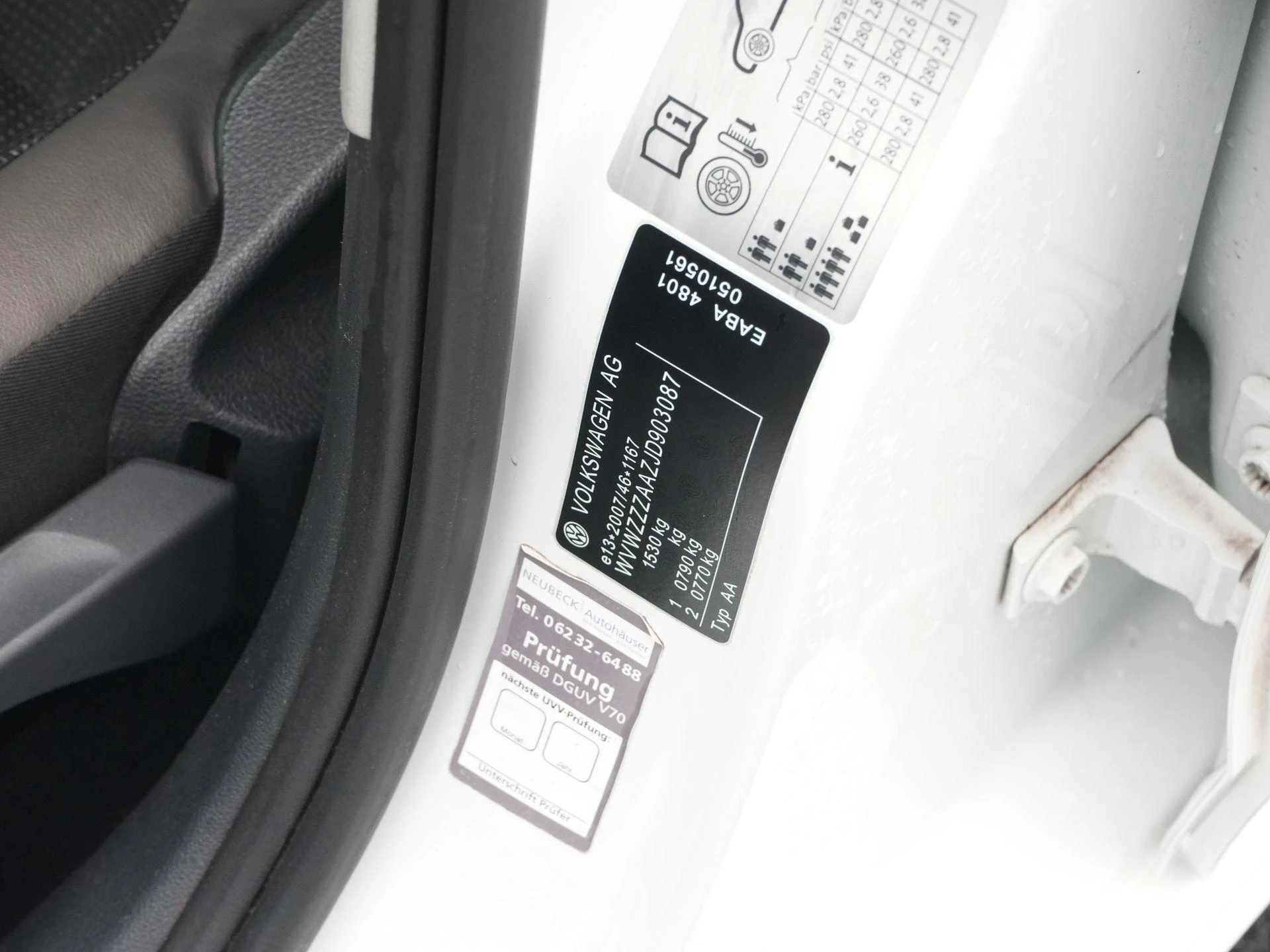 Volkswagen-e-up!-image-28