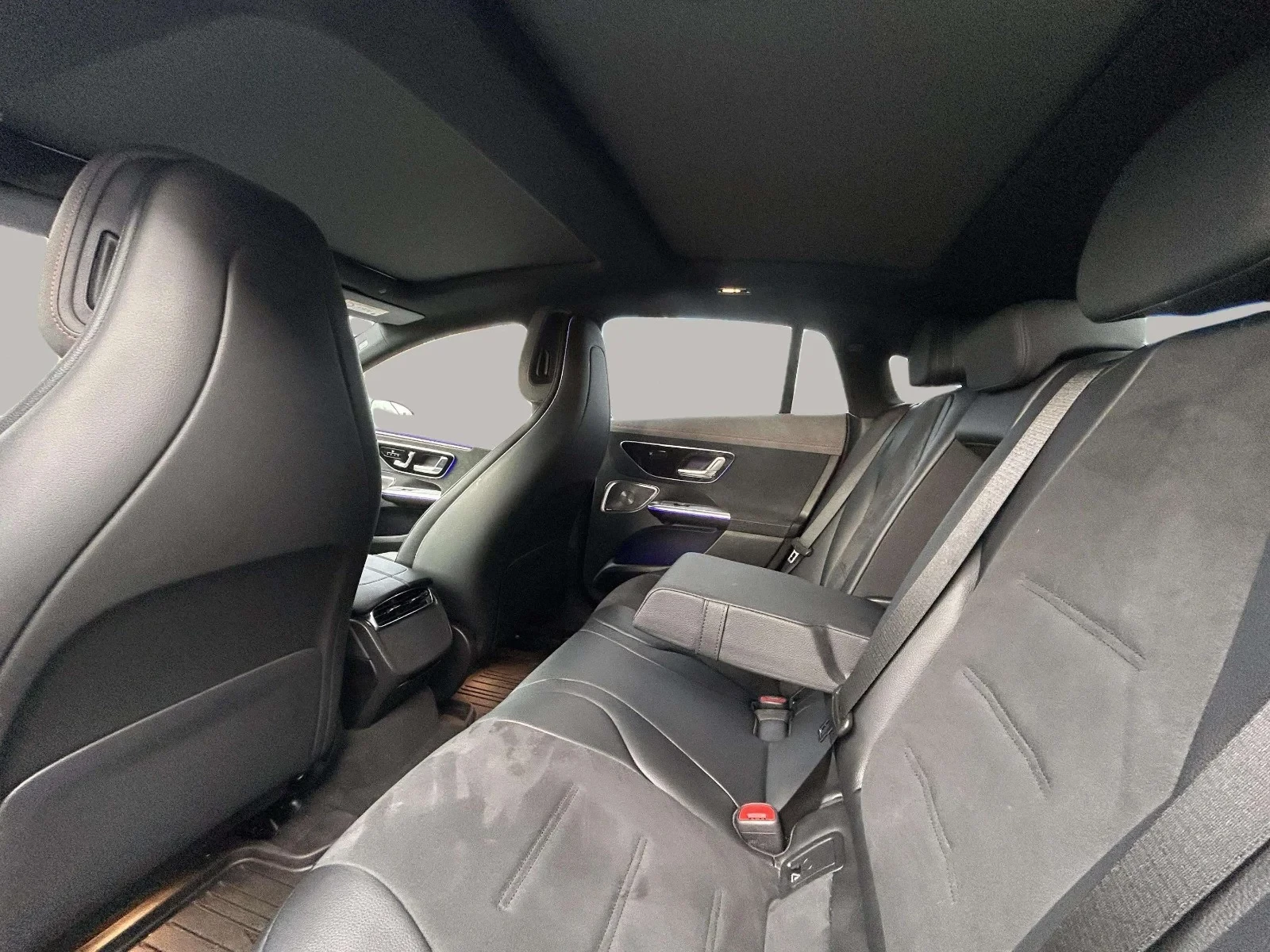 Mercedes-Benz-EQE-image-14