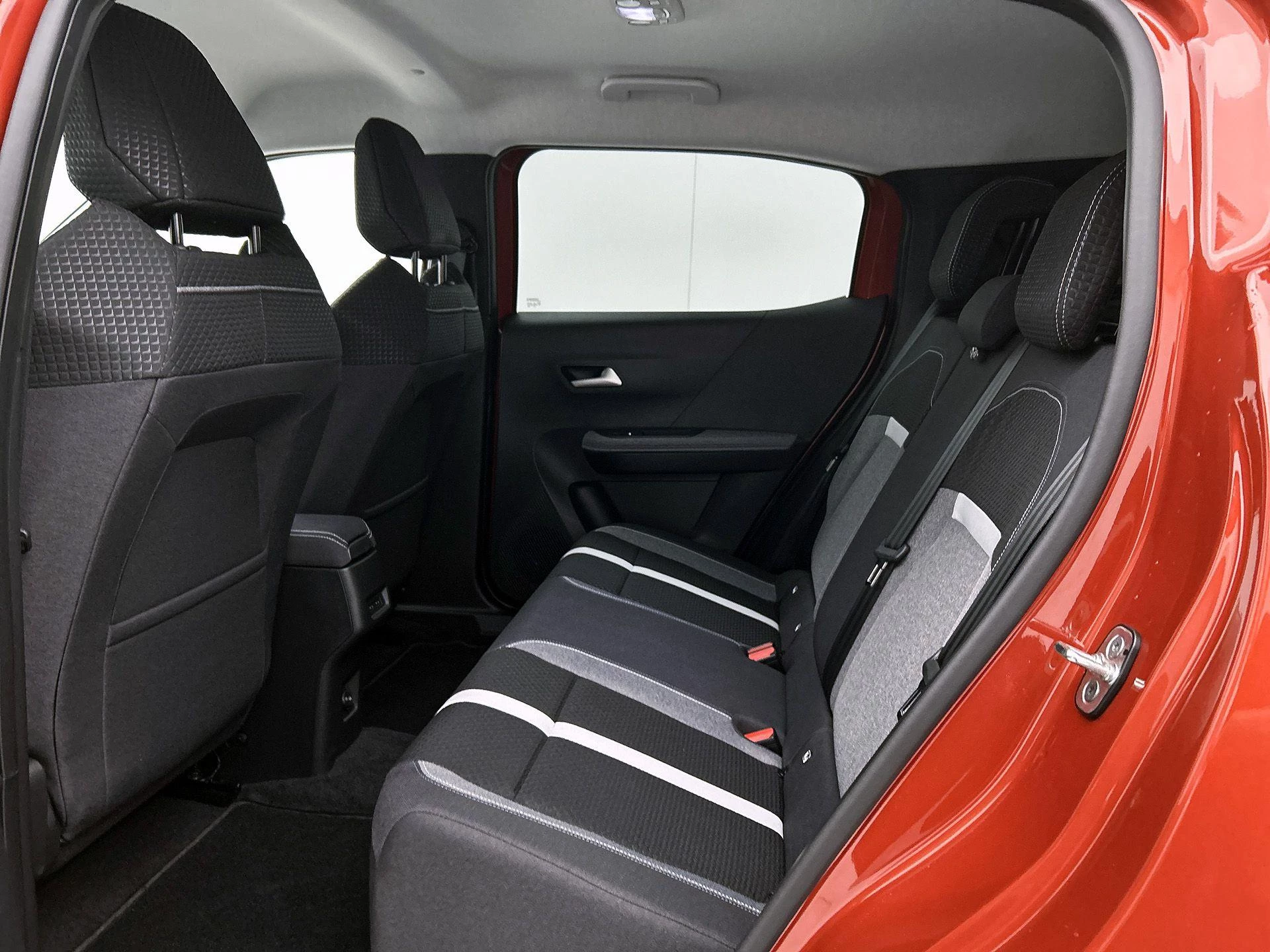 Opel-Frontera-image-25