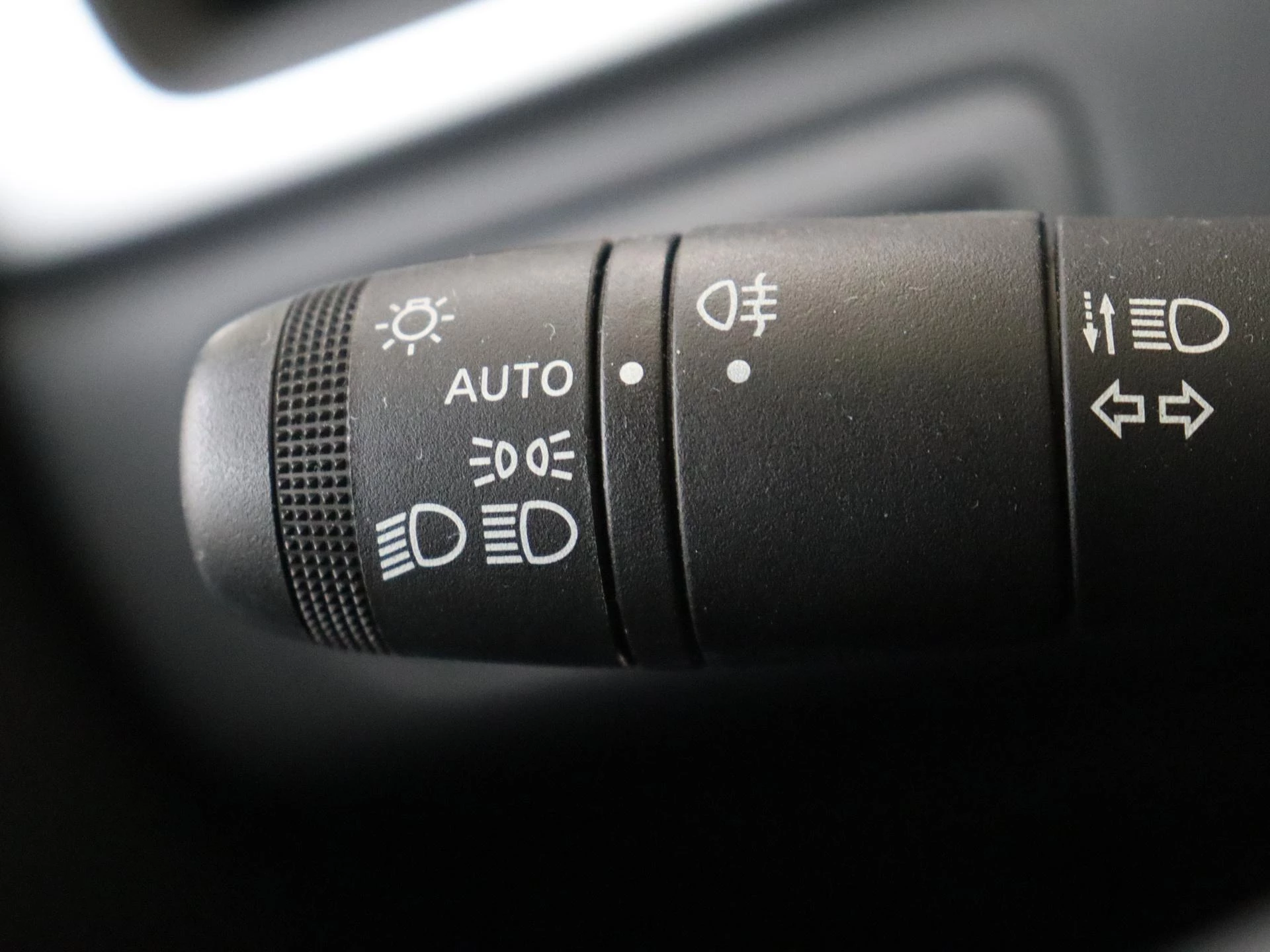 Renault Captur 1.6 E-Tech Hybrid 145 Intens