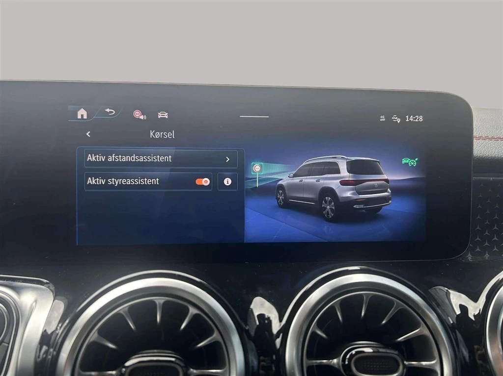 Mercedes-Benz-EQB-image-16