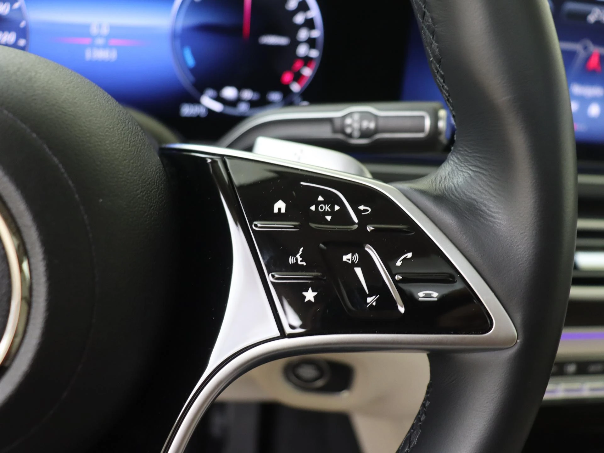 Mercedes-Benz-GLE-image-12