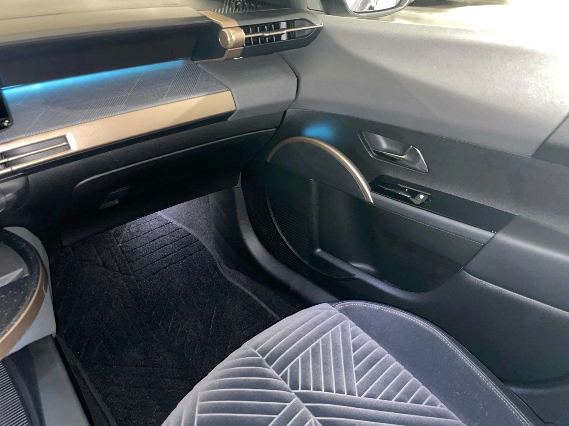 Lancia-Ypsilon-image-8