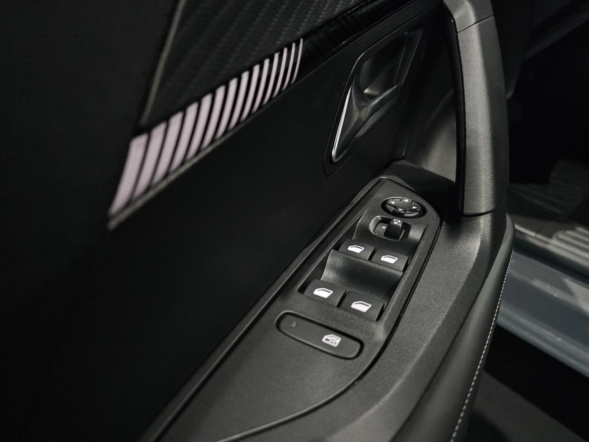 Peugeot-2008-image-11