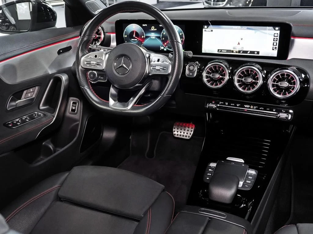 Mercedes-Benz-CLA 200-image-10