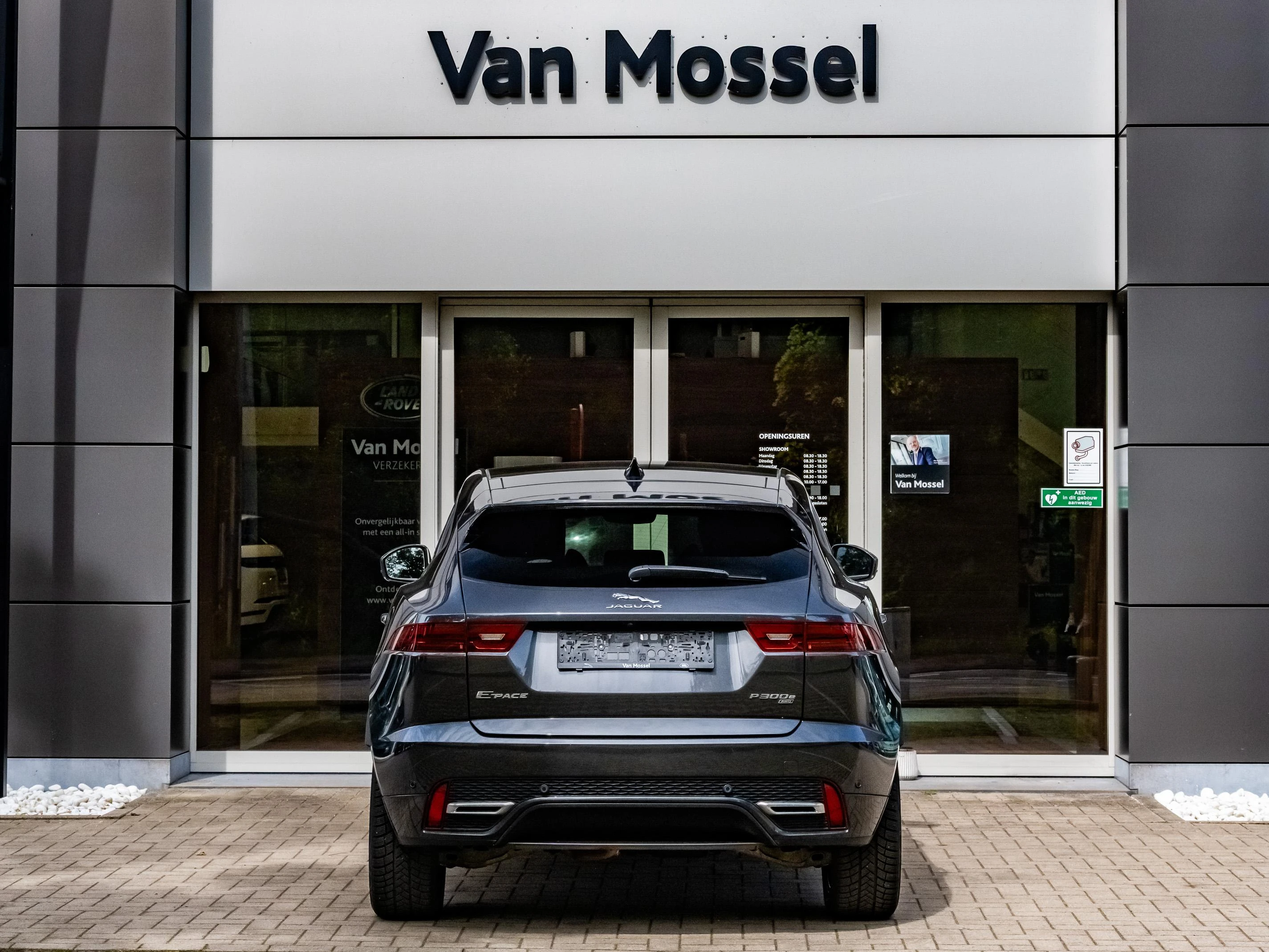 Jaguar E-PACE P300e R-Dynamic S