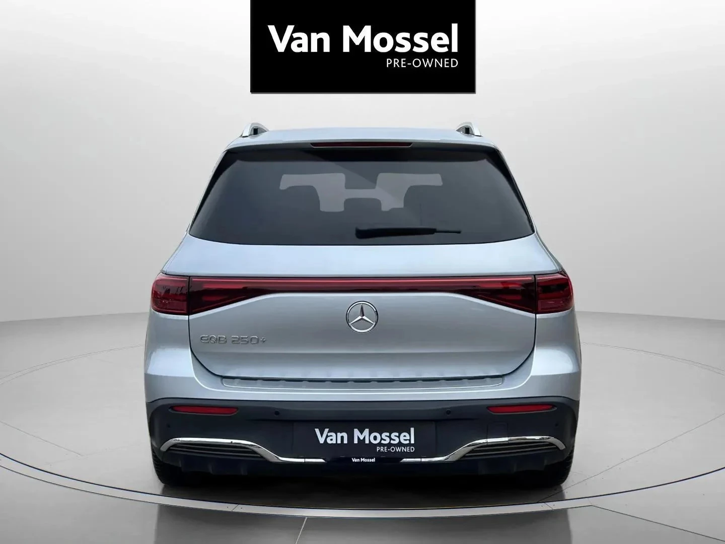 Mercedes-Benz-EQB-image-5