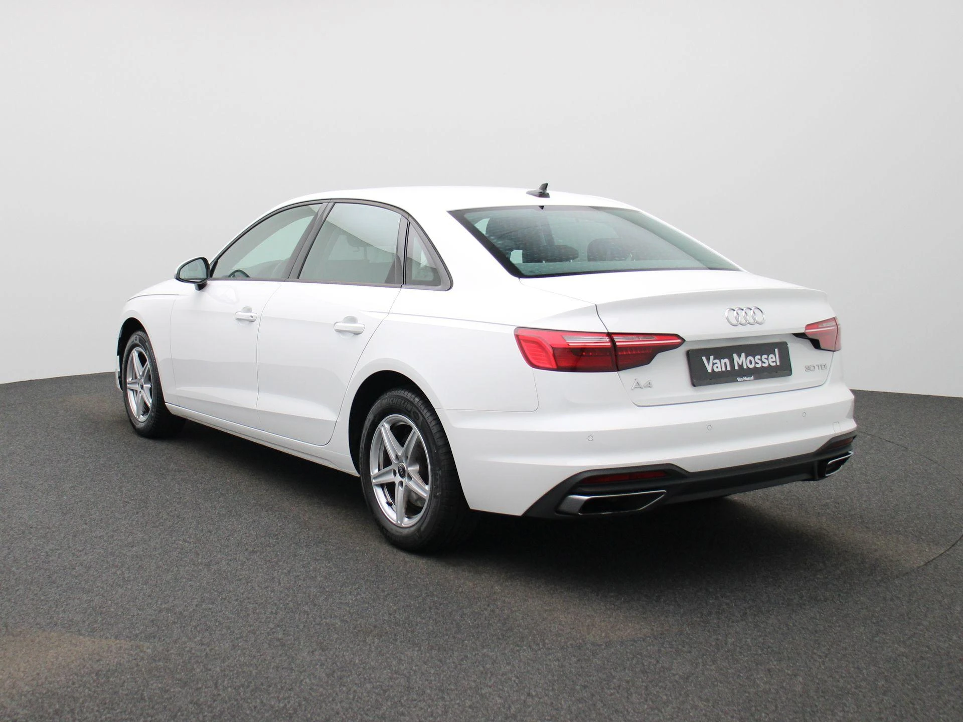 Audi-A4-image-1