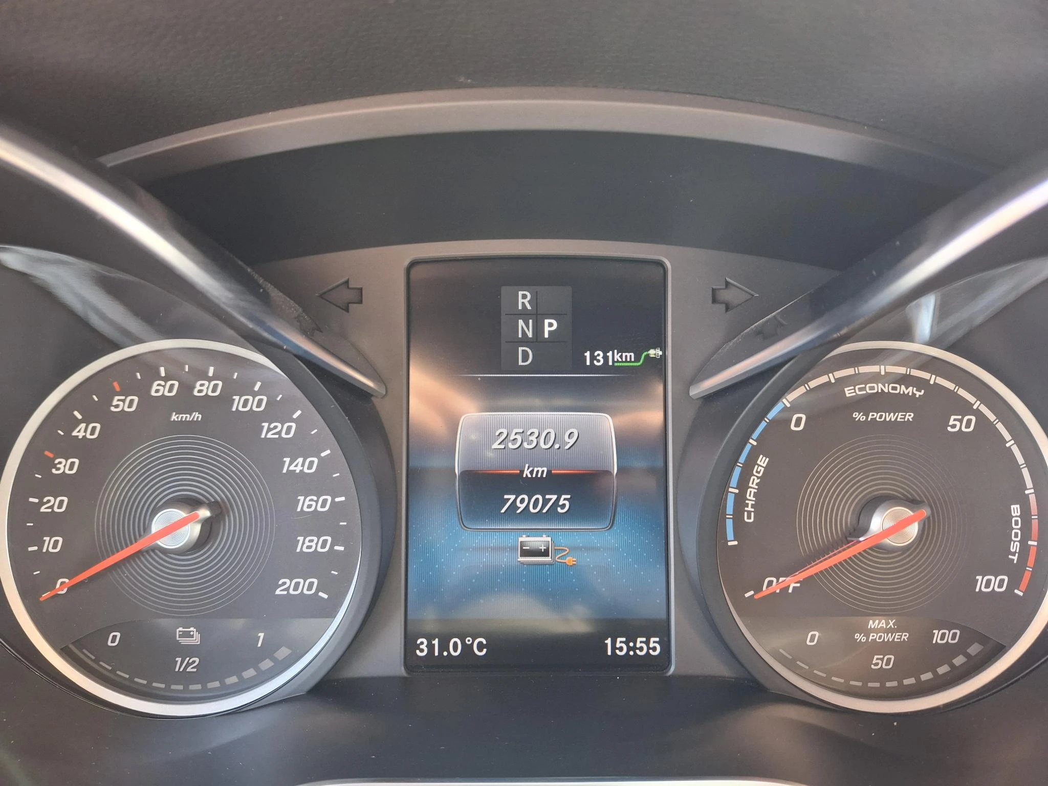Mercedes-Benz-EQV-image-17