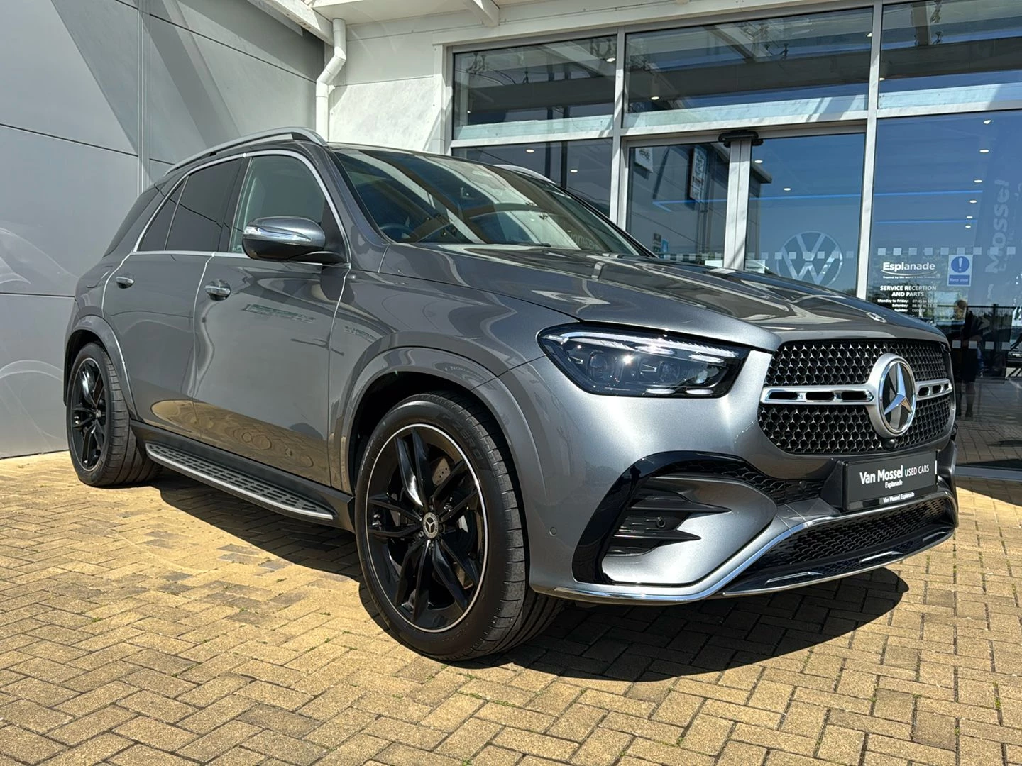 Mercedes-Benz-GLE-image-17