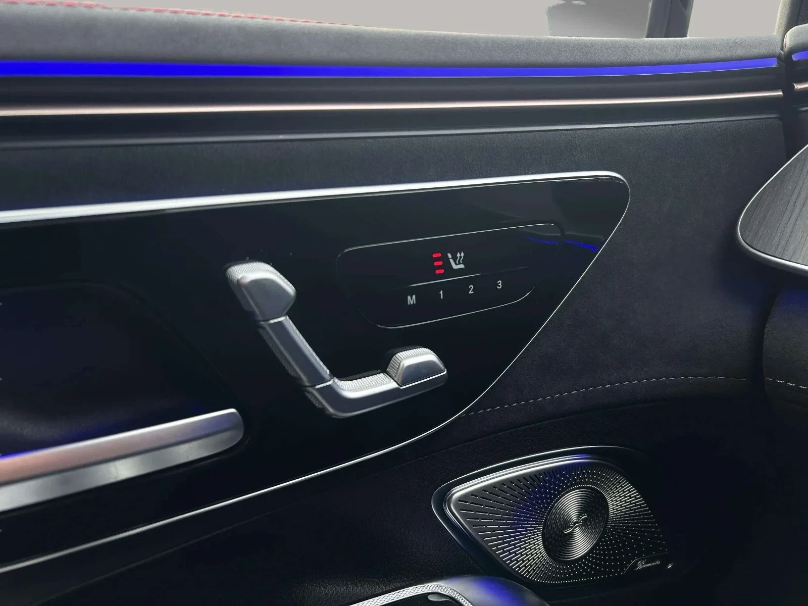 Mercedes-Benz-EQE-image-10