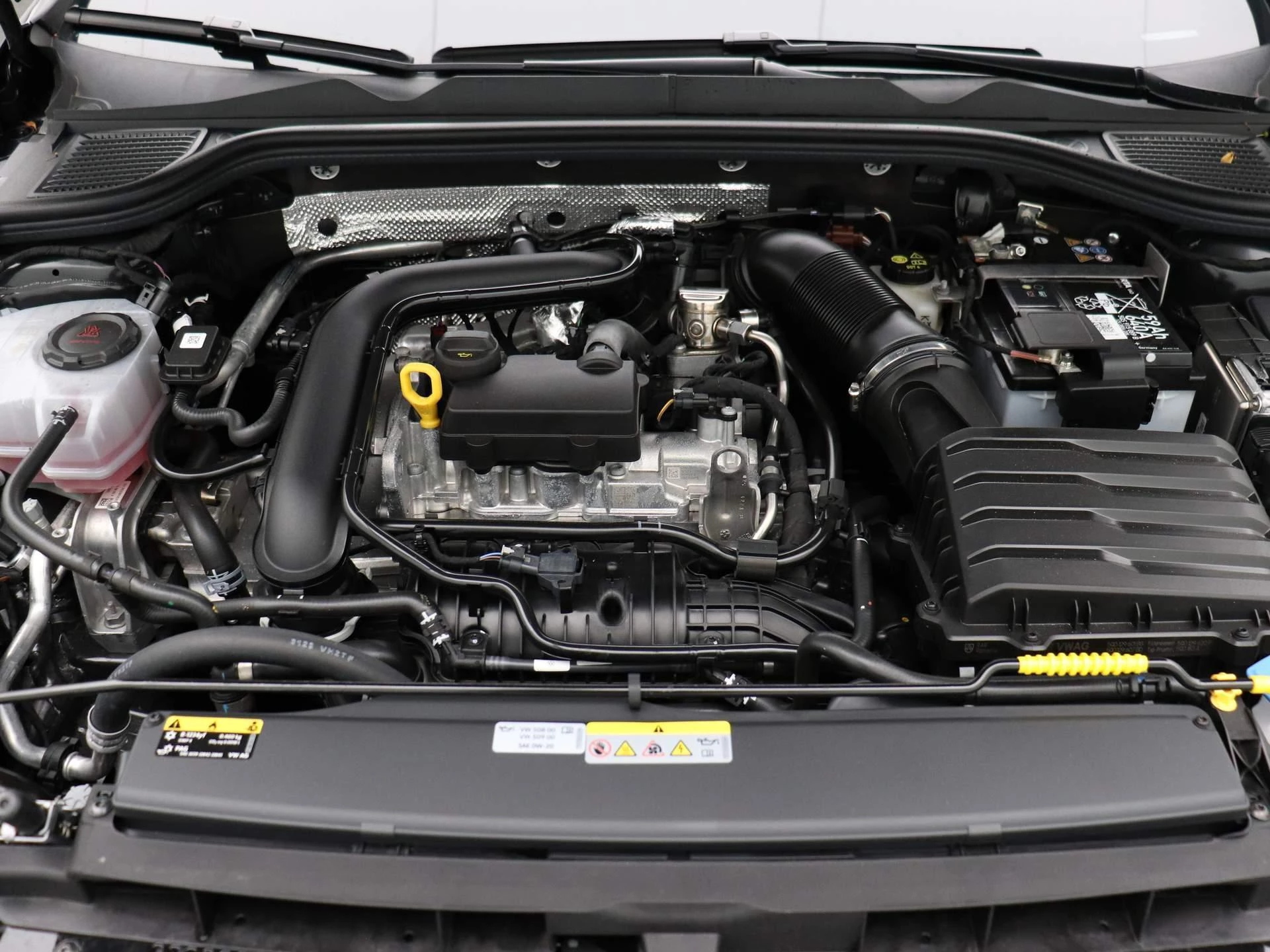 Volkswagen-Golf-image-35