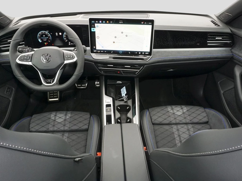 Volkswagen-Passat-image-11