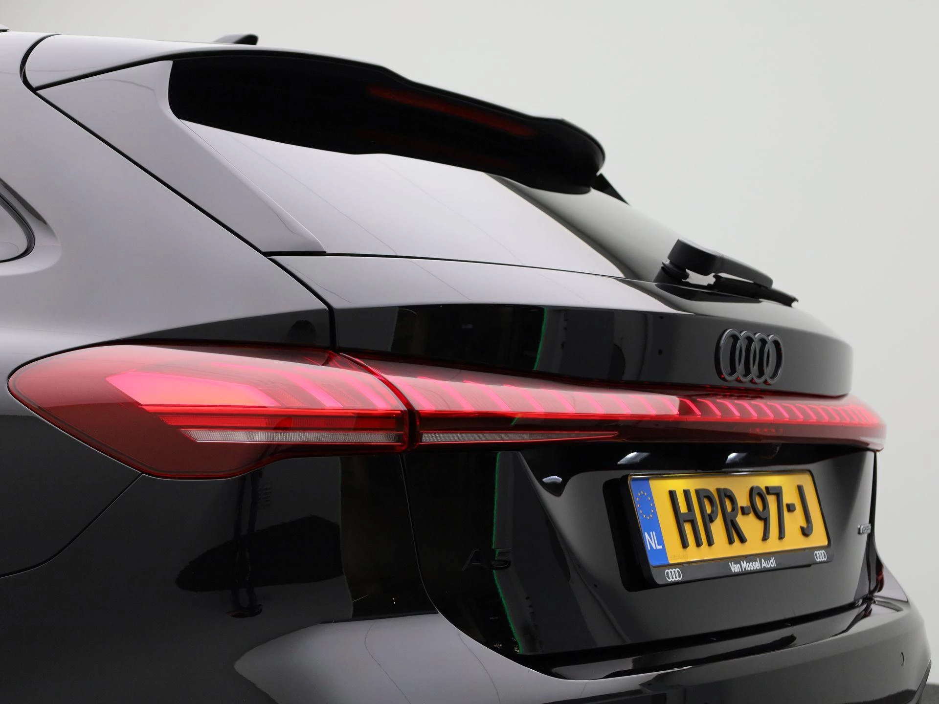 Audi A5 Avant 2.0 e-hybrid quattro S edition Competition