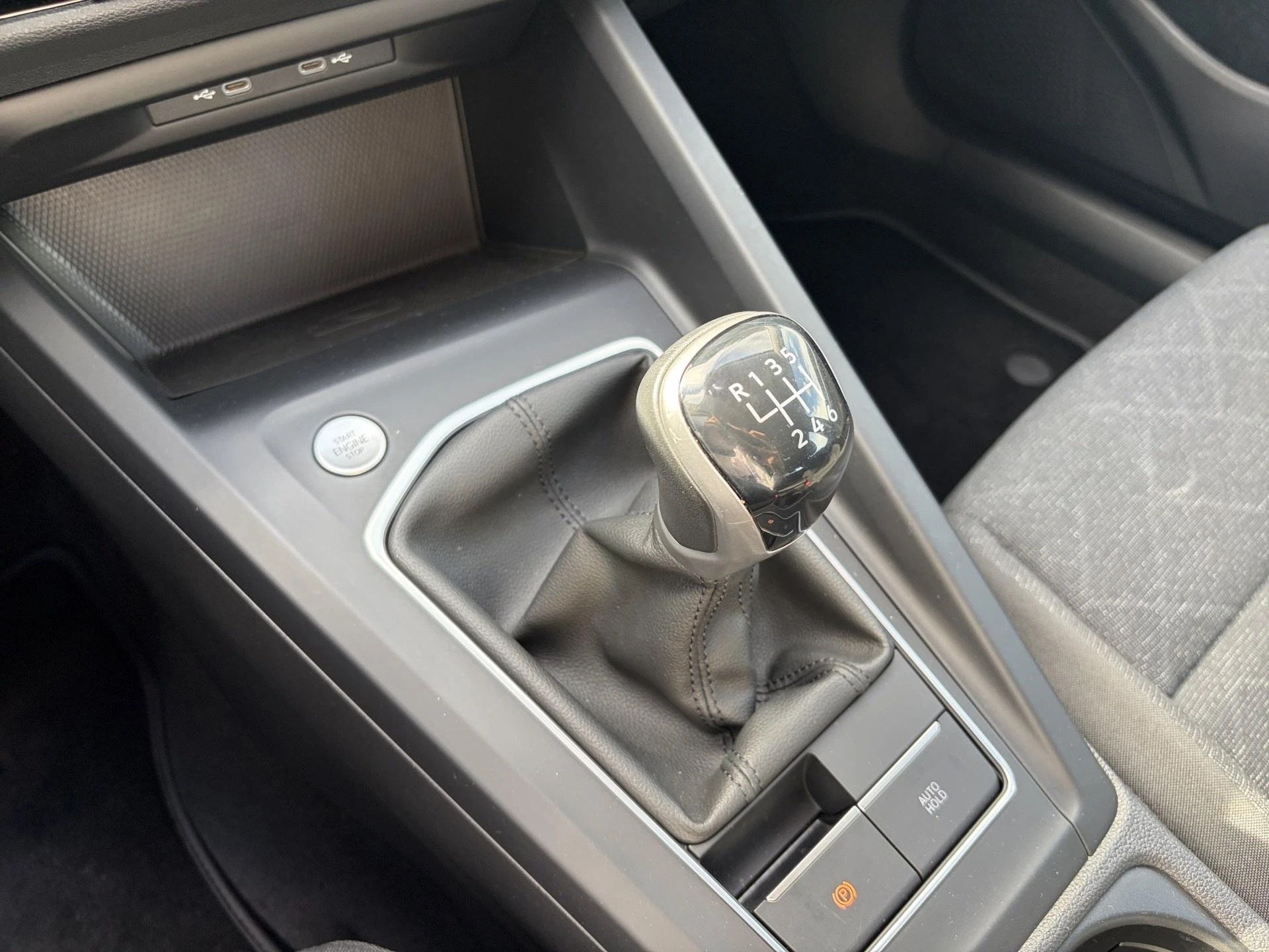 Volkswagen-Golf-image-17