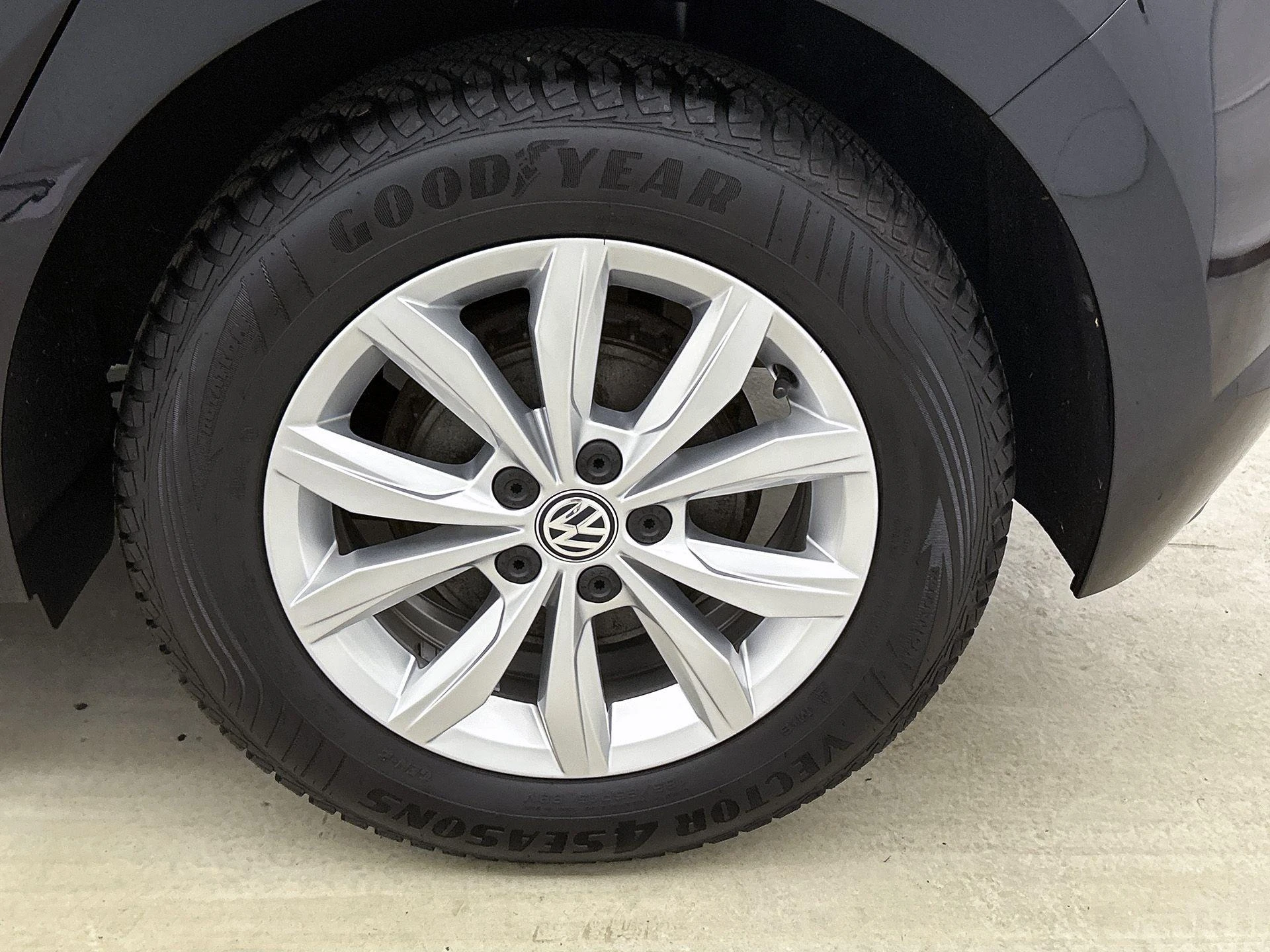 Volkswagen-Polo-image-36