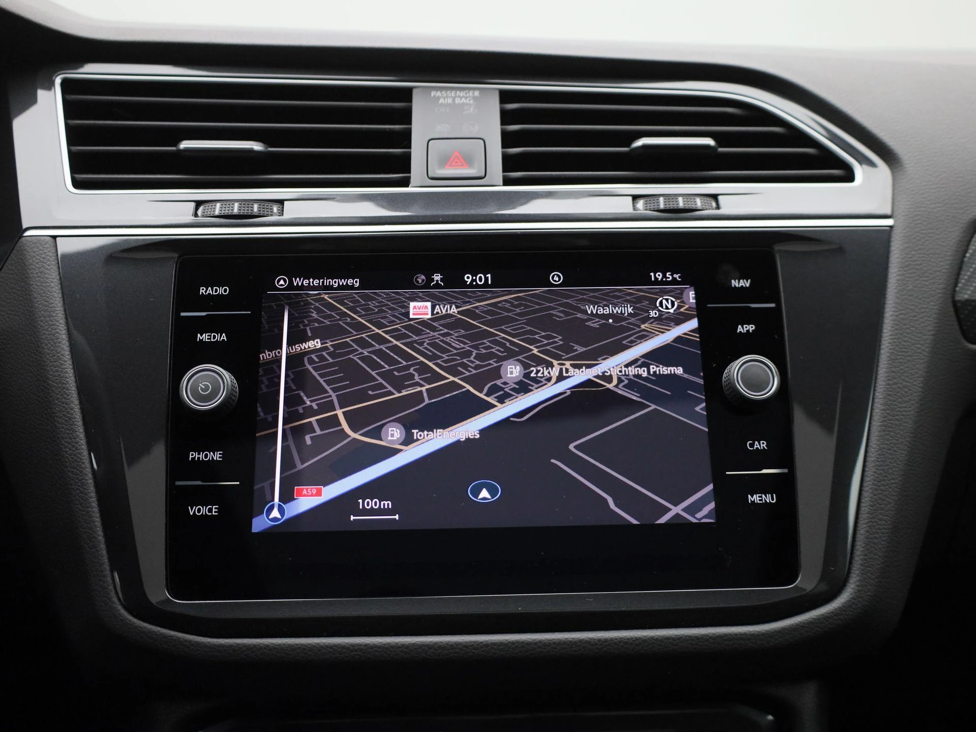 Volkswagen-Tiguan-image-16