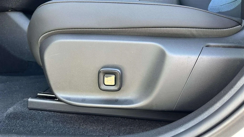 Volvo-EX30-image-10