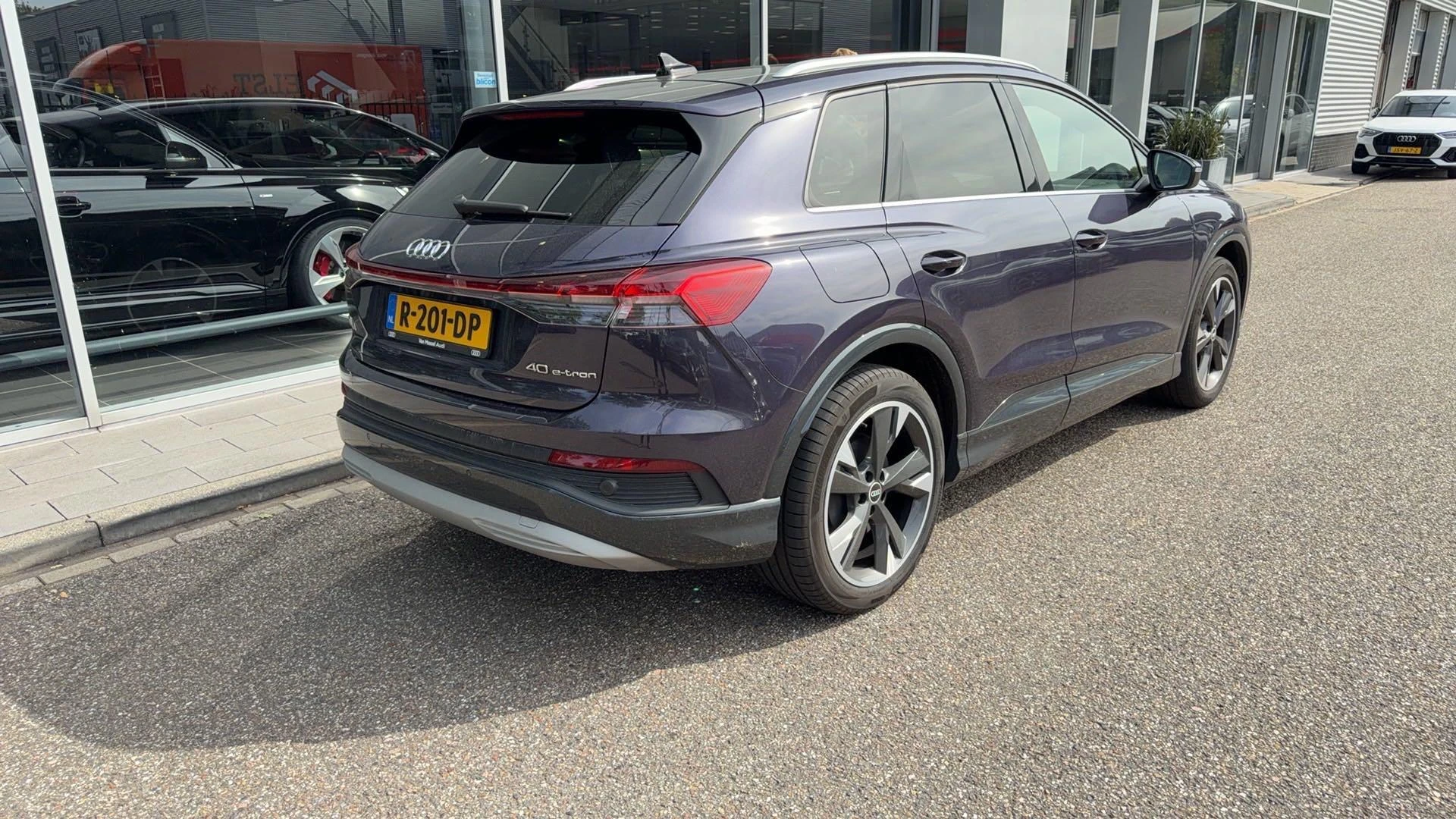 Audi-Q4 e-tron-image-5